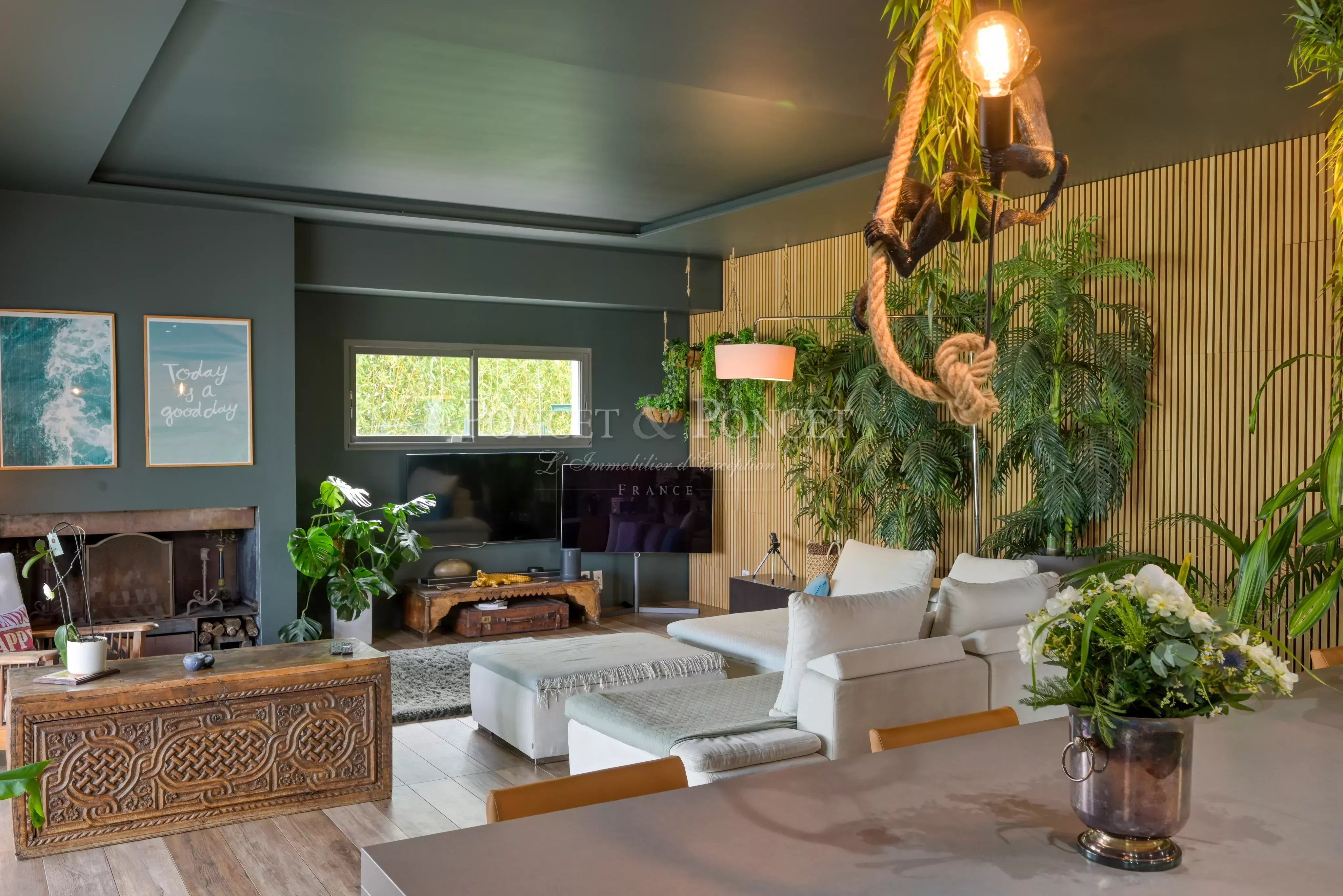 Maison moderne de standing avec piscine, jardin et prestations haut de gamme à Saint-Gély-du-Fesc