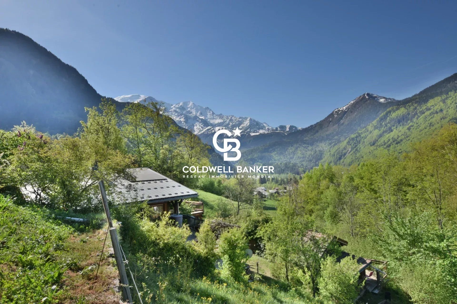 Propriété - 183 m² habitables (226 m² au total) – 6 chambres, 3 séjours avec cuisines – Servoz