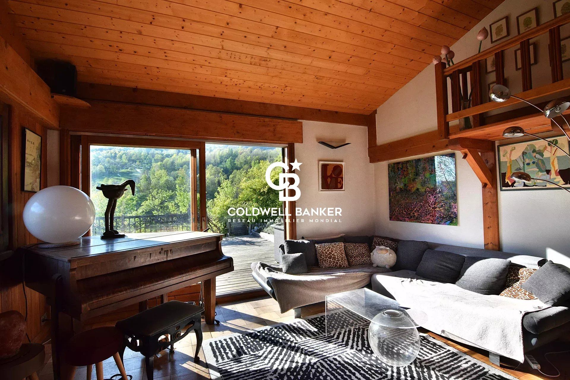Propriété - 183 m² habitables (226 m² au total) – 6 chambres, 3 séjours avec cuisines – Servoz