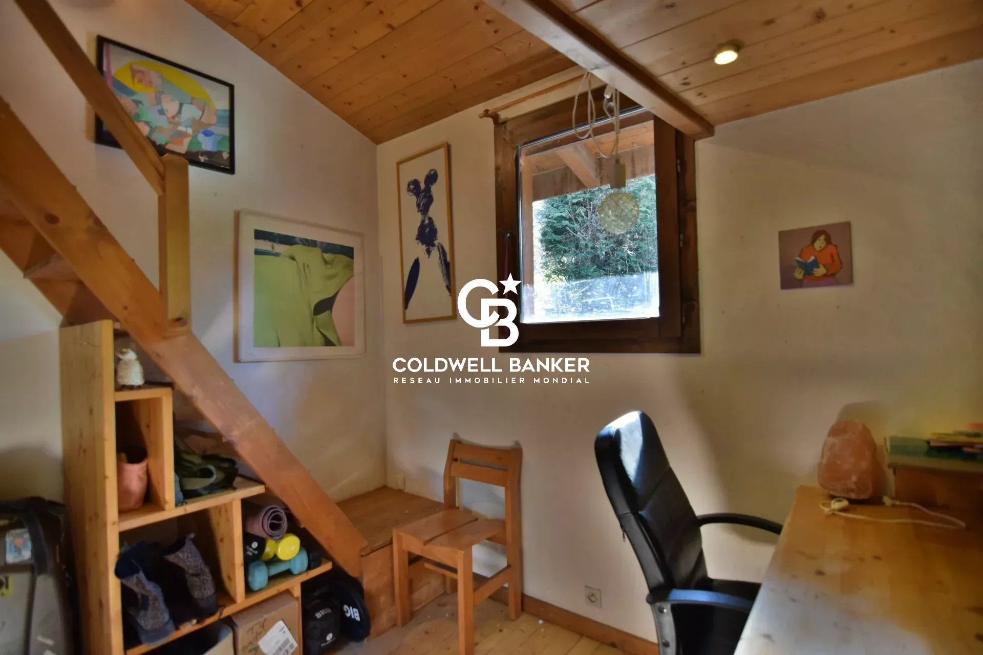 Propriété - 183 m² habitables (226 m² au total) – 6 chambres, 3 séjours avec cuisines – Servoz