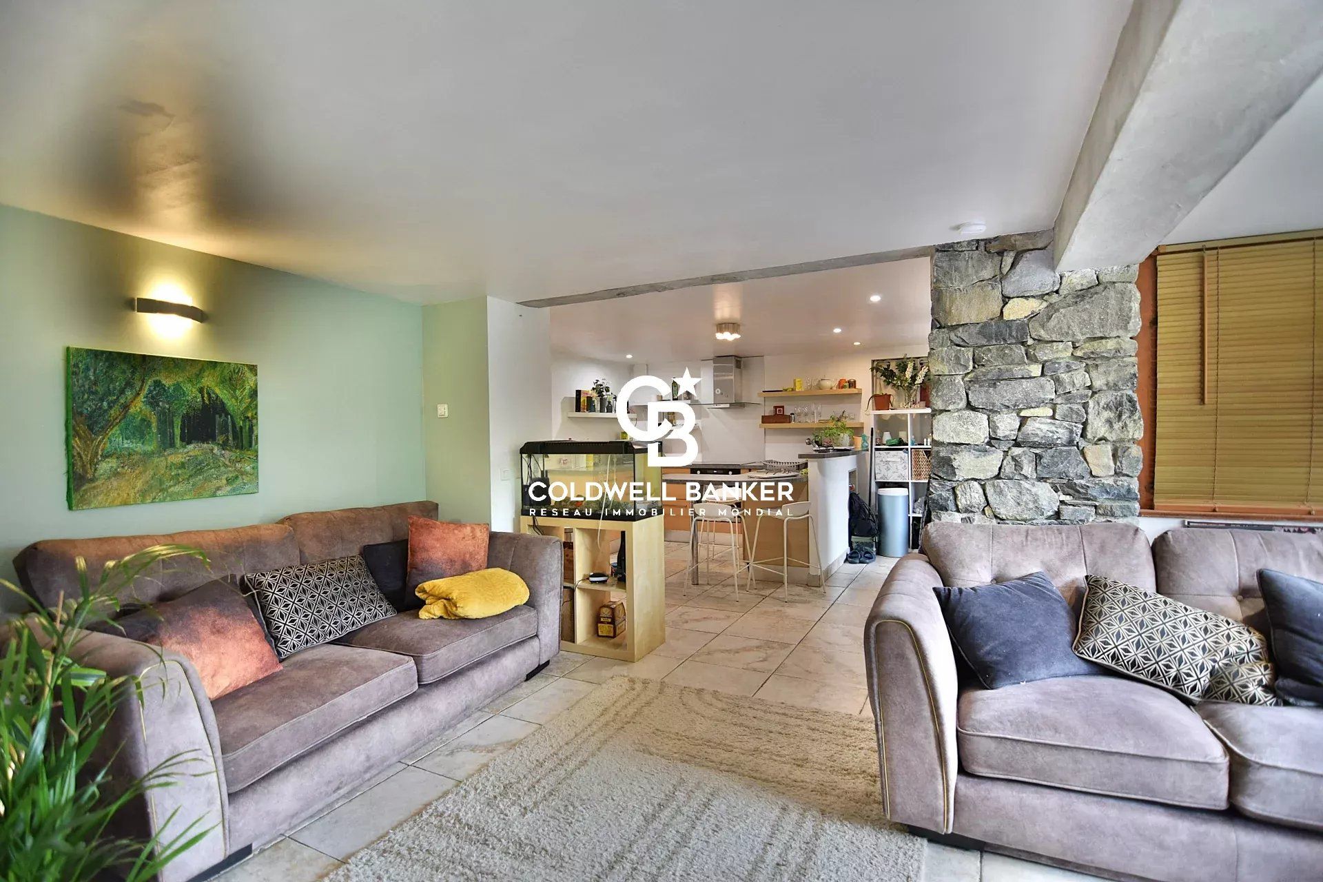 Propriété - 183 m² habitables (226 m² au total) – 6 chambres, 3 séjours avec cuisines – Servoz