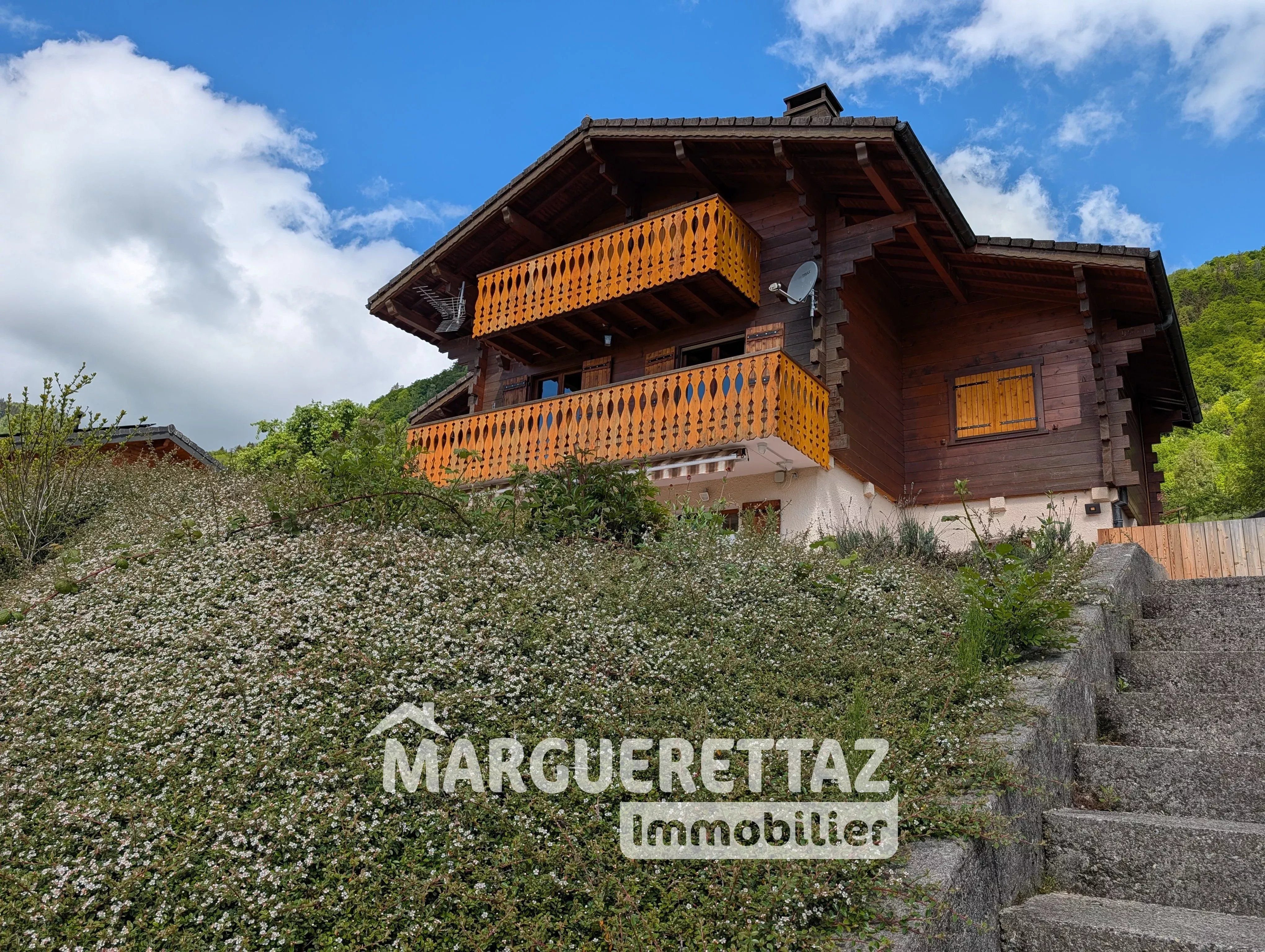 A ONNION CHALET AUTHENTIQUE FACE AU MONT-BLANC