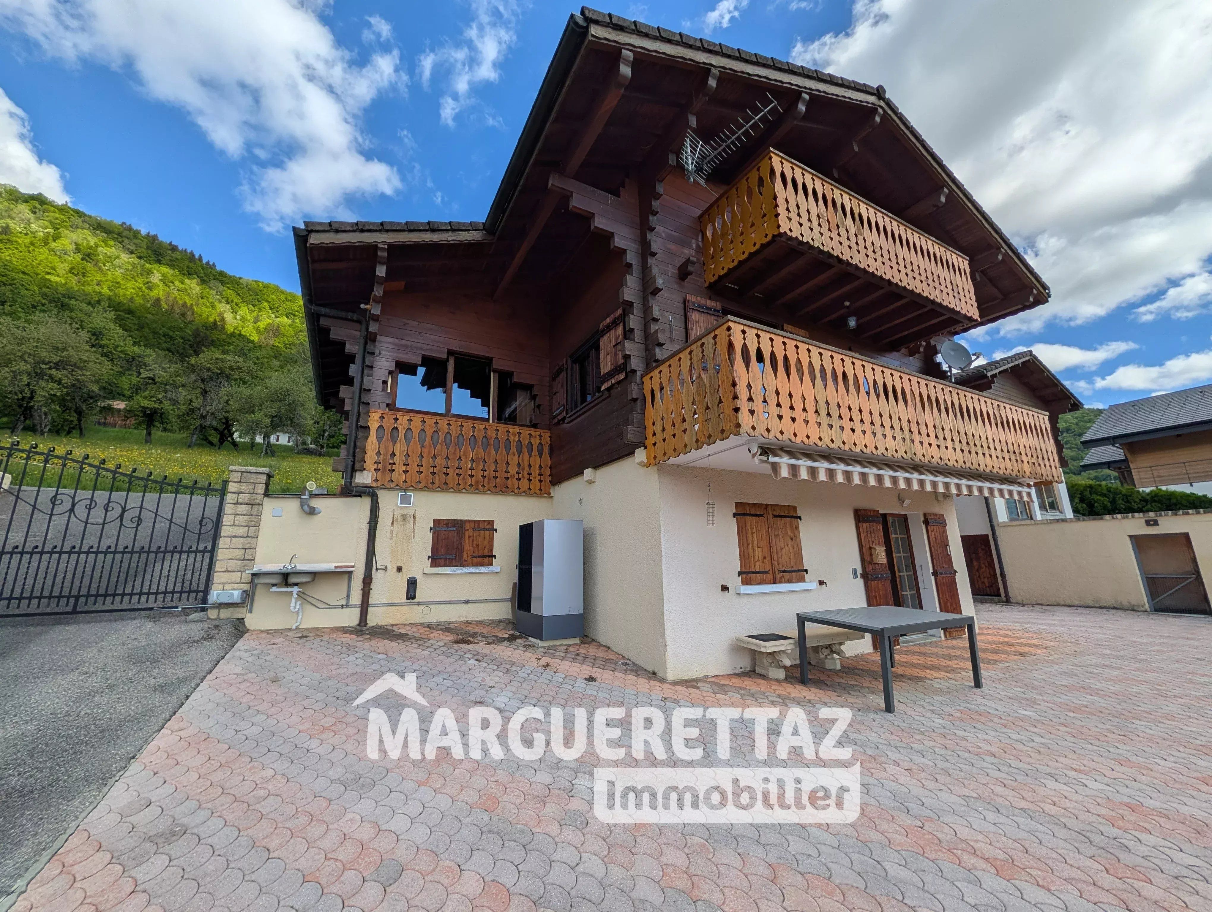 A ONNION CHALET AUTHENTIQUE FACE AU MONT-BLANC