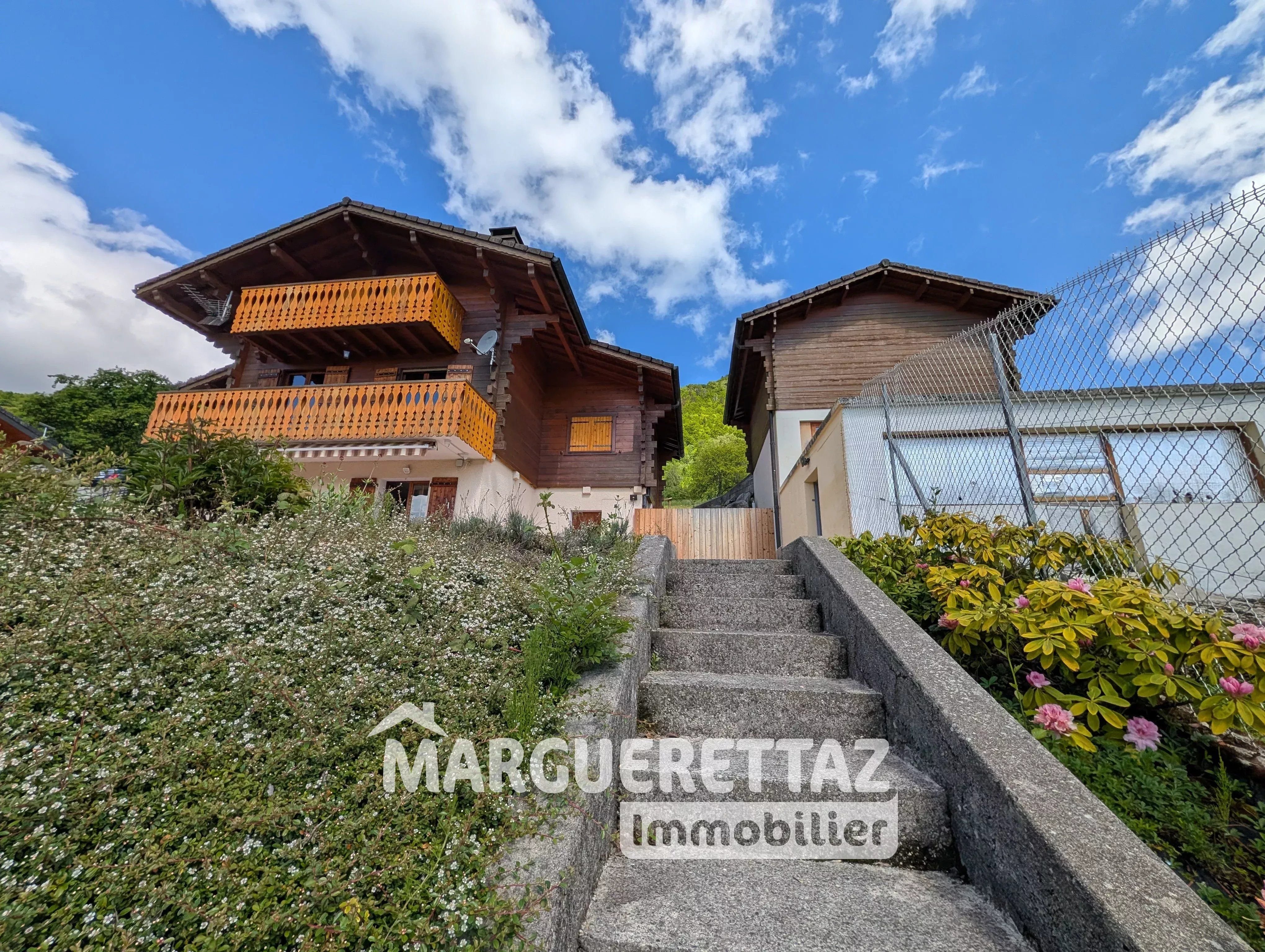 A ONNION CHALET AUTHENTIQUE FACE AU MONT-BLANC