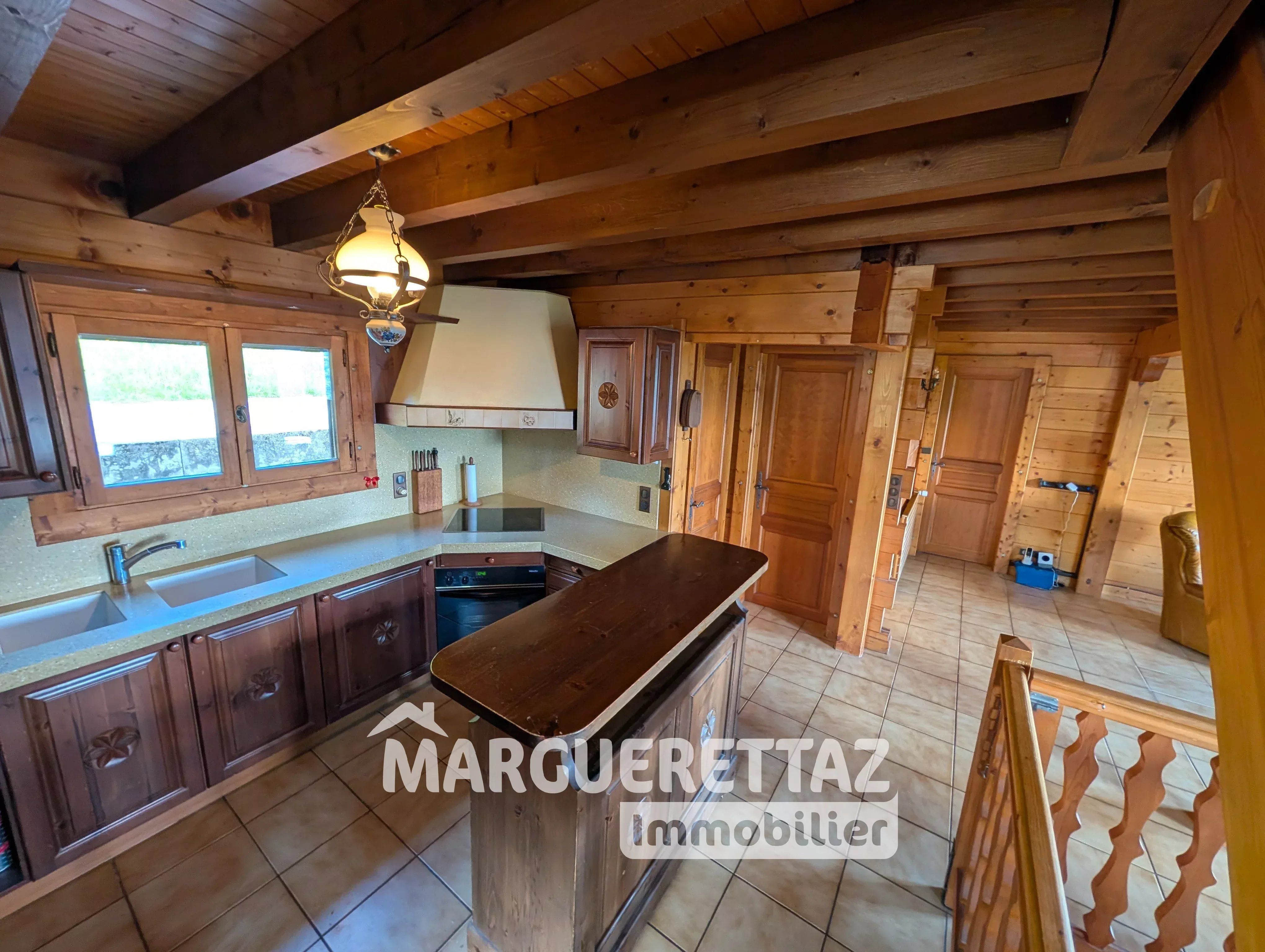 A ONNION CHALET AUTHENTIQUE FACE AU MONT-BLANC