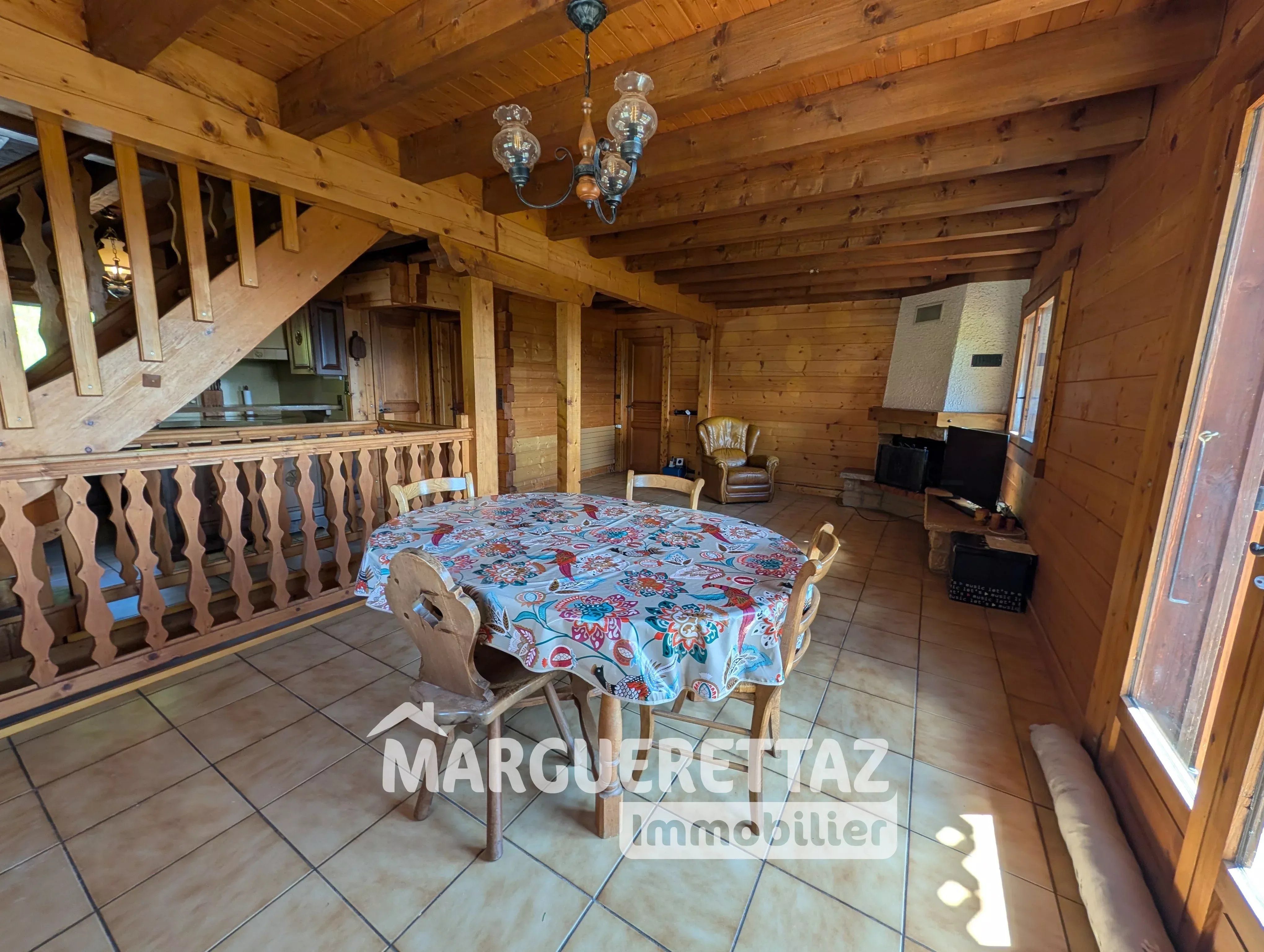 A ONNION CHALET AUTHENTIQUE FACE AU MONT-BLANC