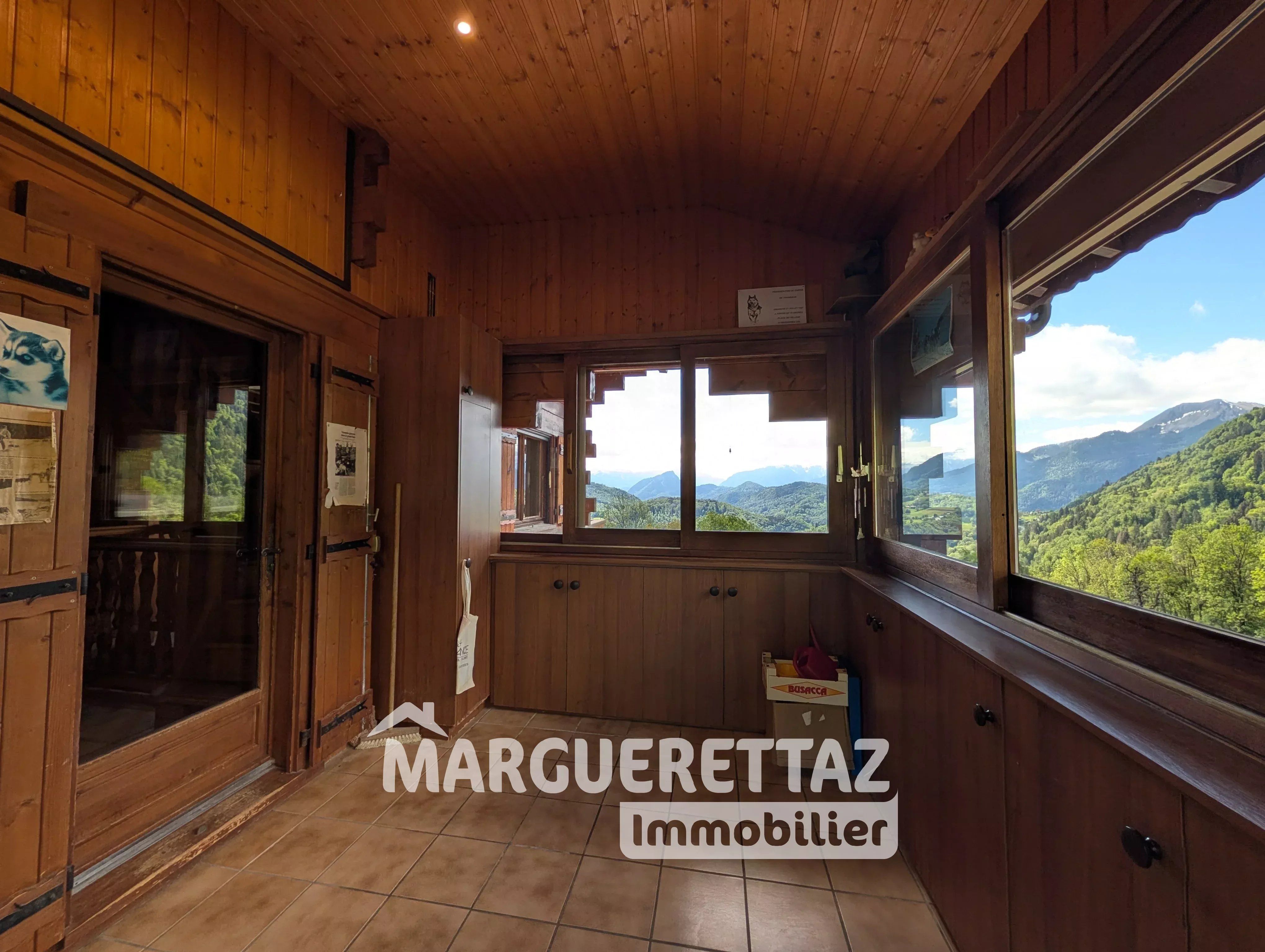 A ONNION CHALET AUTHENTIQUE FACE AU MONT-BLANC