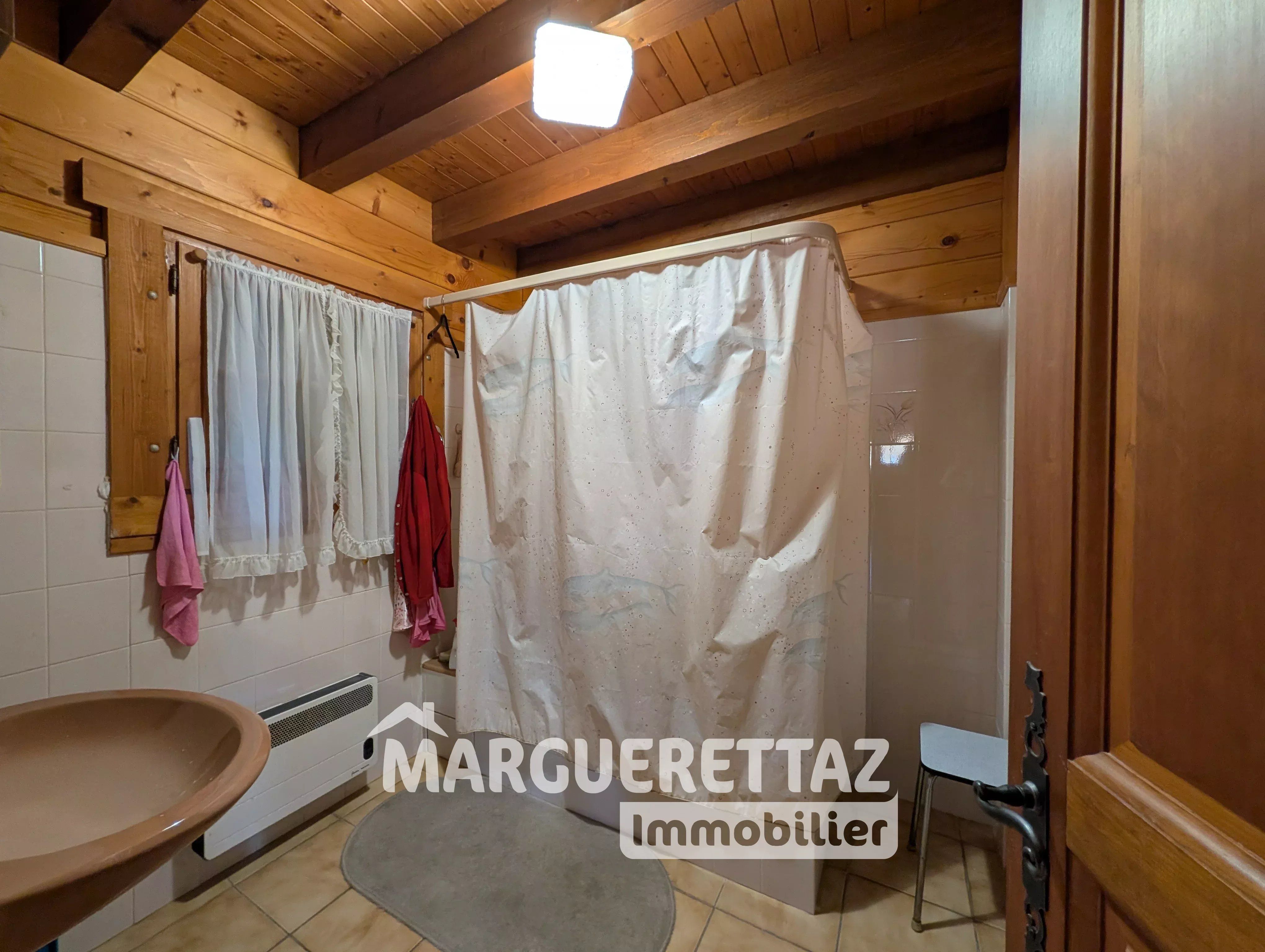 A ONNION CHALET AUTHENTIQUE FACE AU MONT-BLANC
