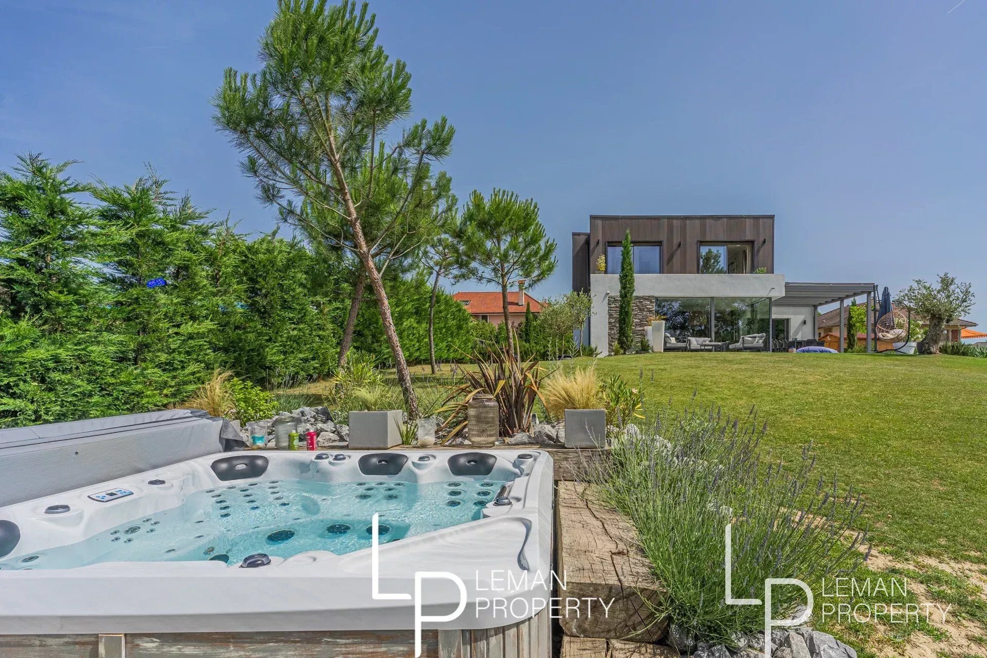 Sublime maison moderne dans un cadre exceptionnel