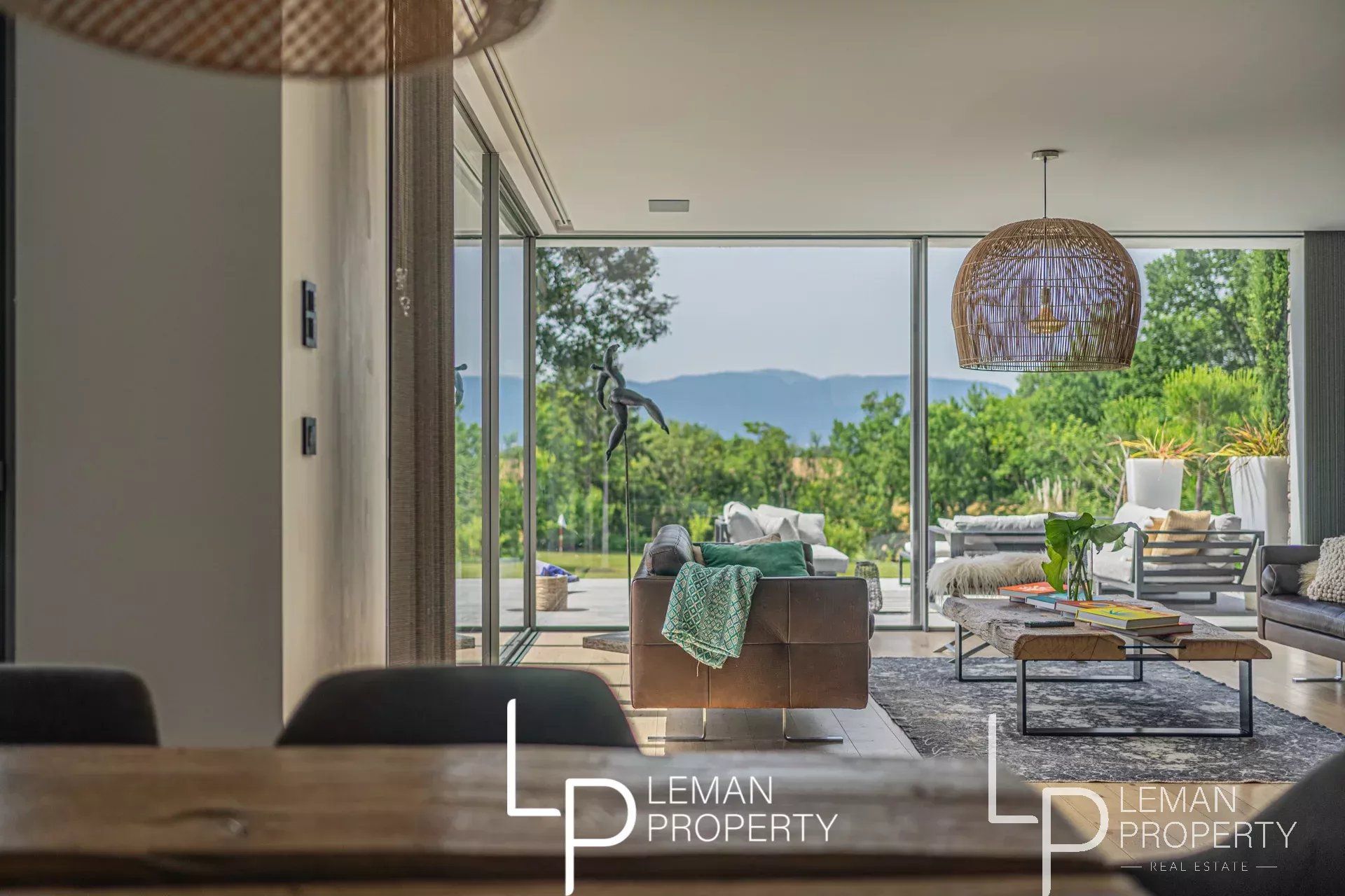 Sublime maison moderne dans un cadre exceptionnel