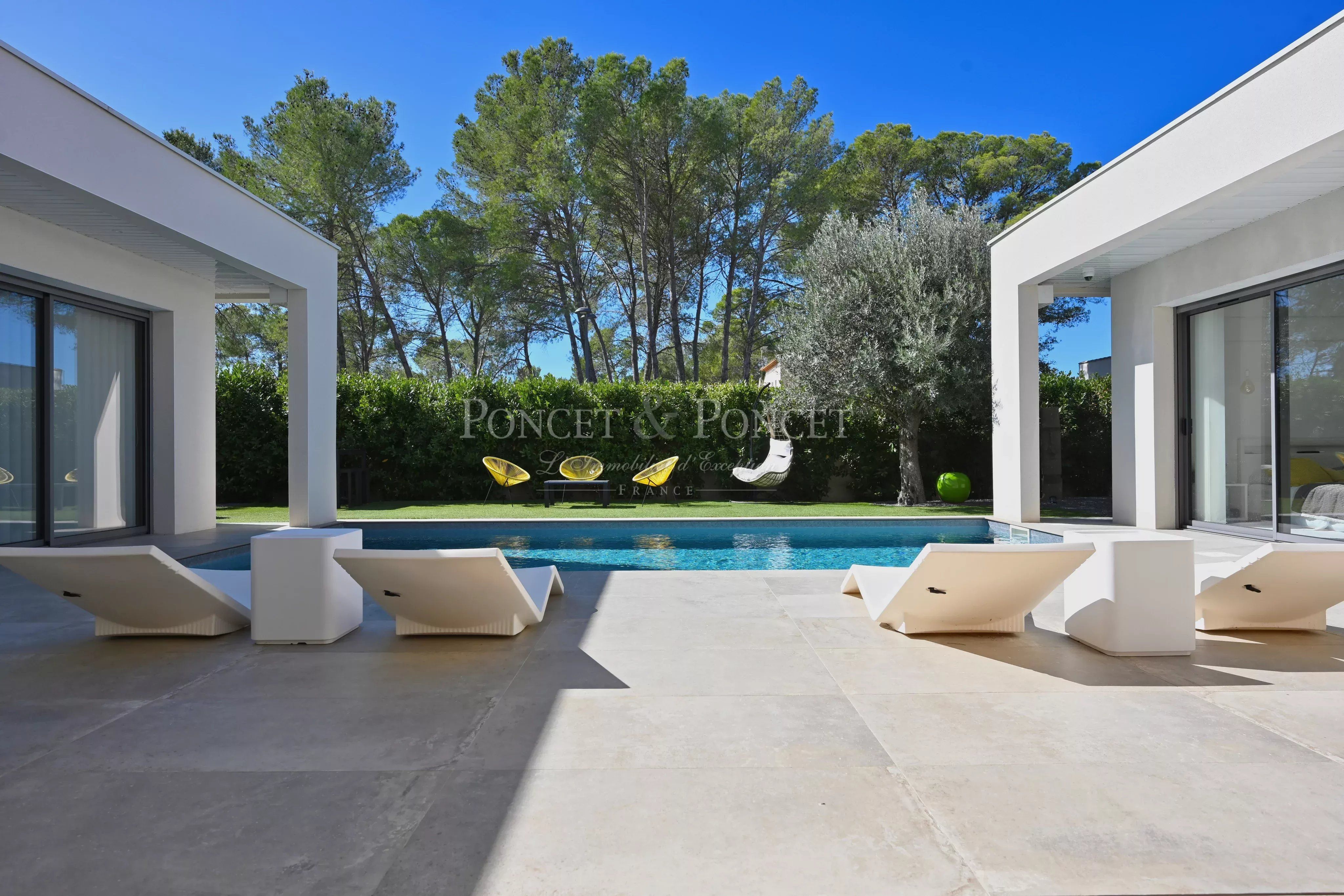 Villa contemporaine de plain-pied Pic Saint-Loup.