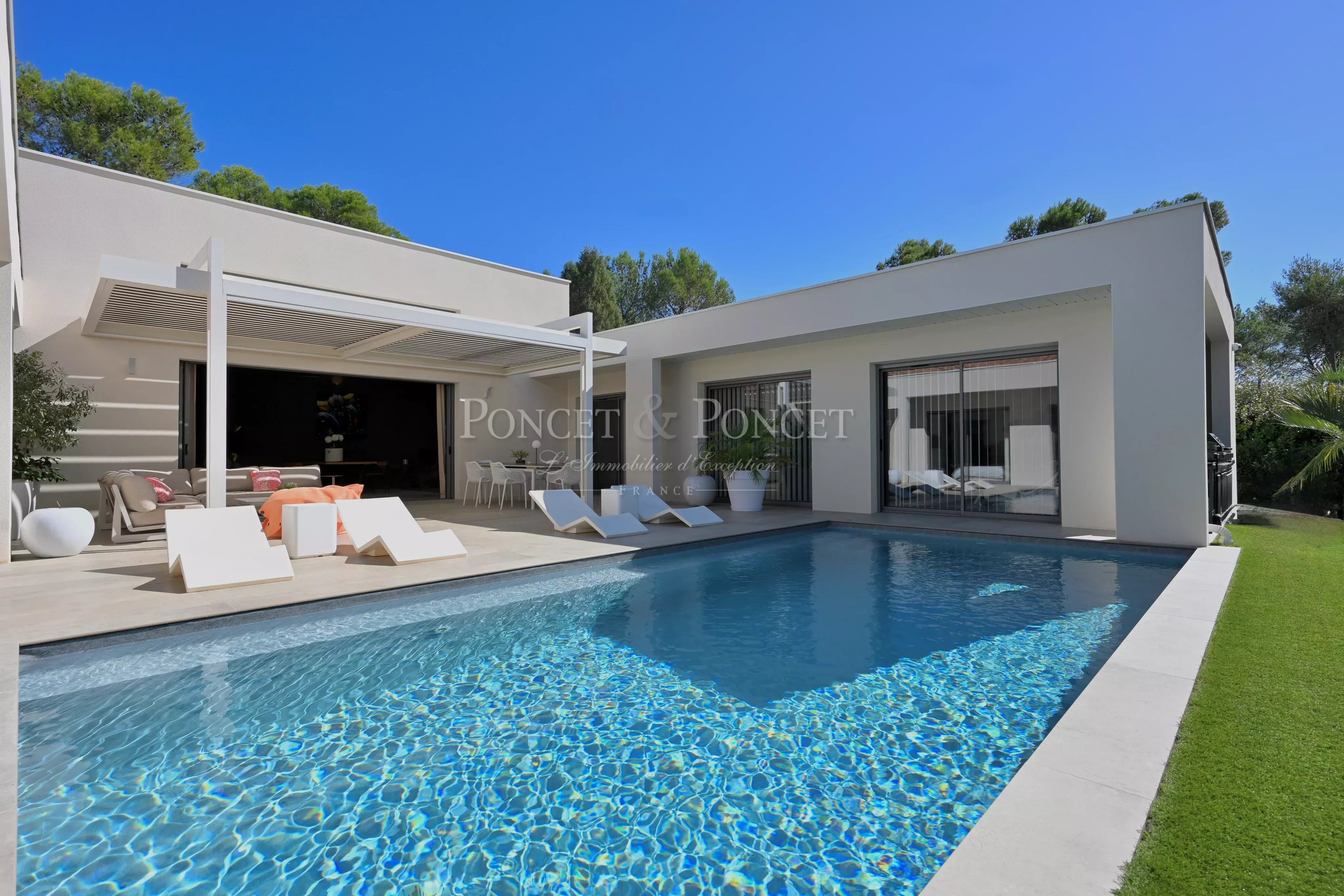 Villa contemporaine de plain-pied Pic Saint-Loup.