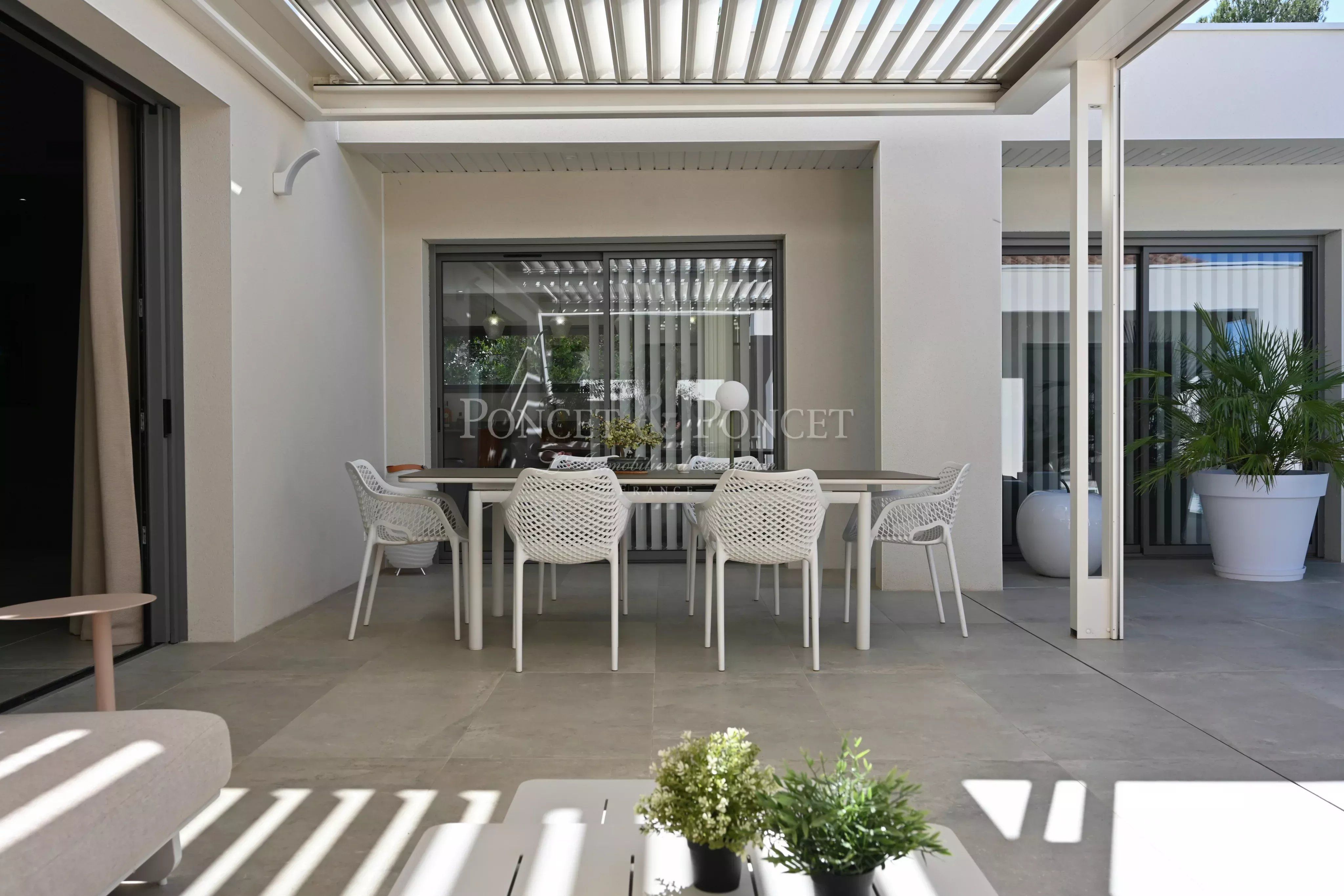 Villa contemporaine de plain-pied Pic Saint-Loup.
