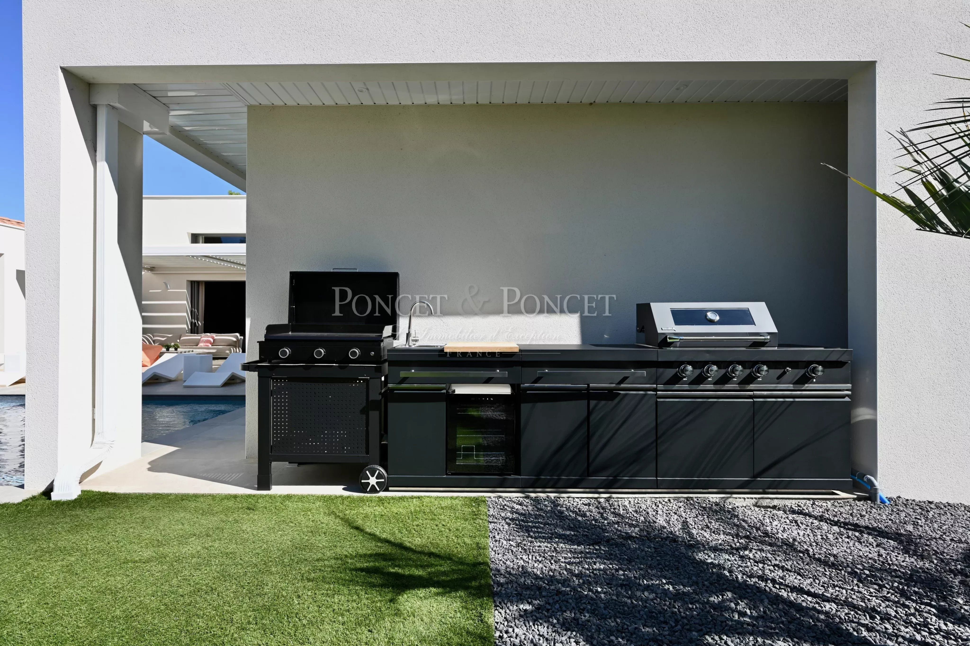 Villa contemporaine de plain-pied Pic Saint-Loup.