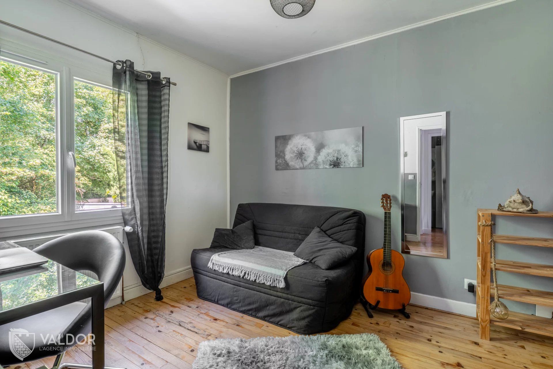 Dardilly – Chalet familial de 7 pièces avec piscine et jardin paysager