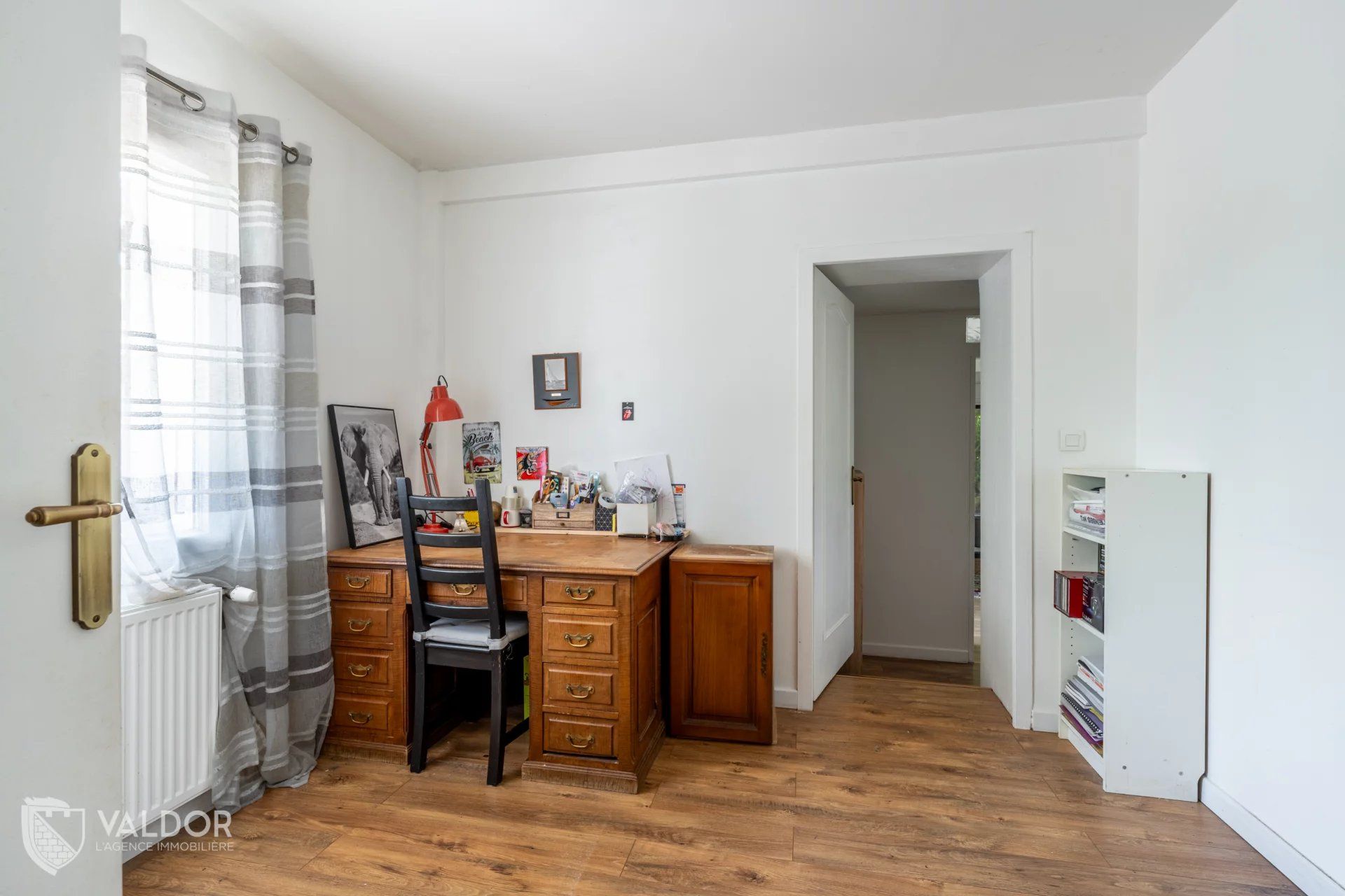 Dardilly – Chalet familial de 7 pièces avec piscine et jardin paysager