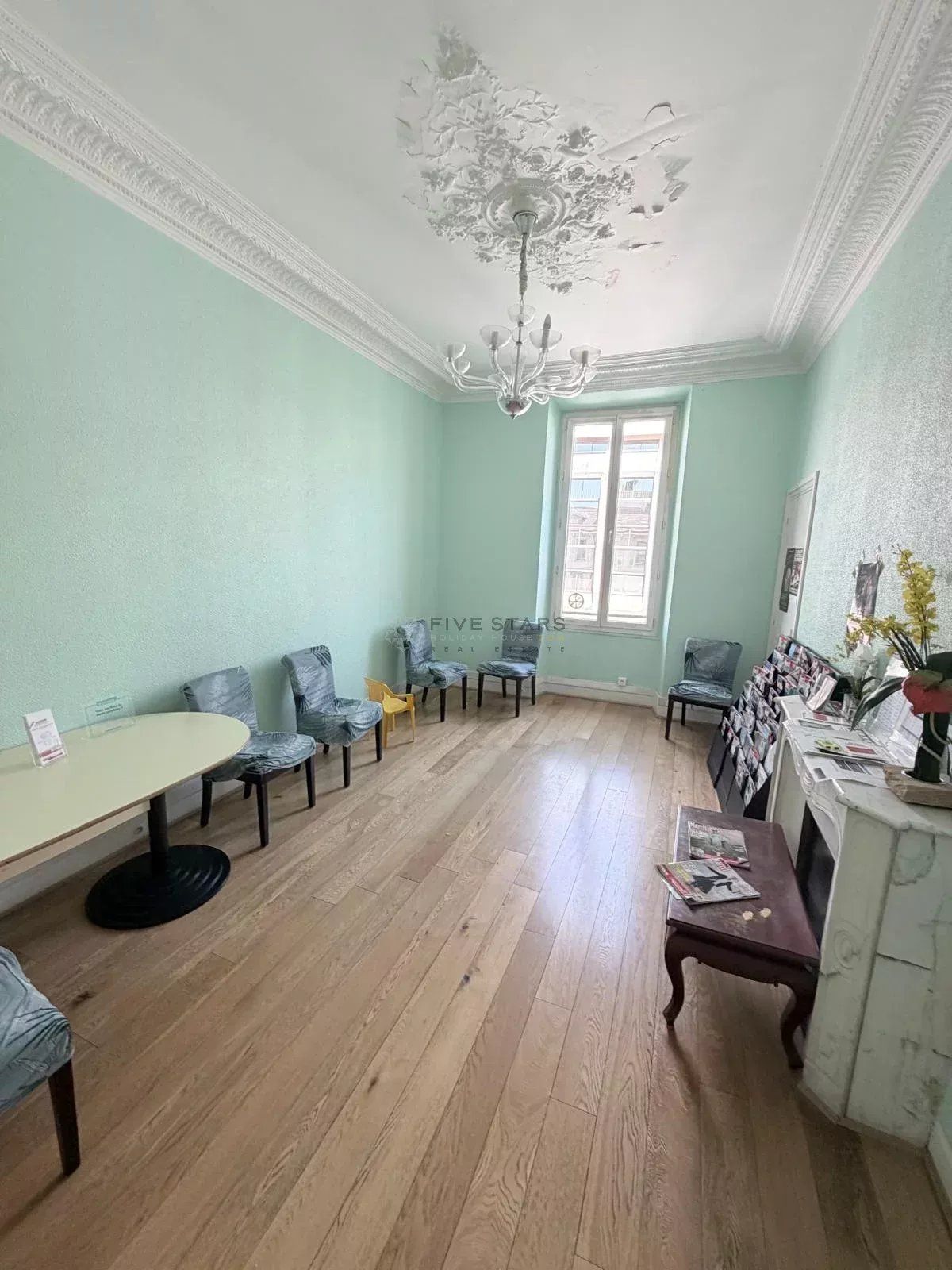 NICE CENTRE – AVENUE JEAN MÉDECIN - Opportunité rare – Local professionnel / commercial de 202 m²