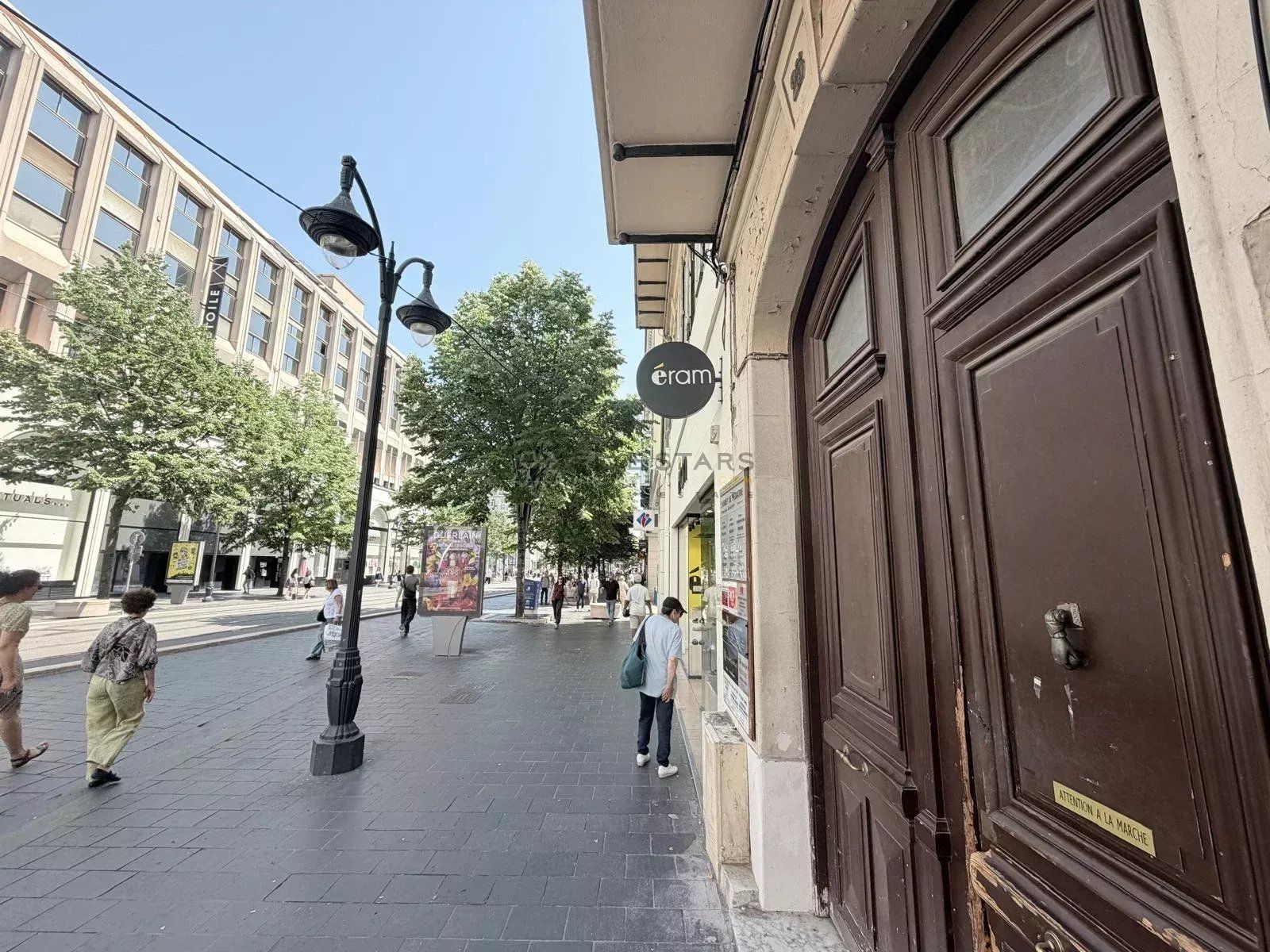 NICE CENTRE – AVENUE JEAN MÉDECIN - Opportunité rare – Local professionnel / commercial de 202 m²