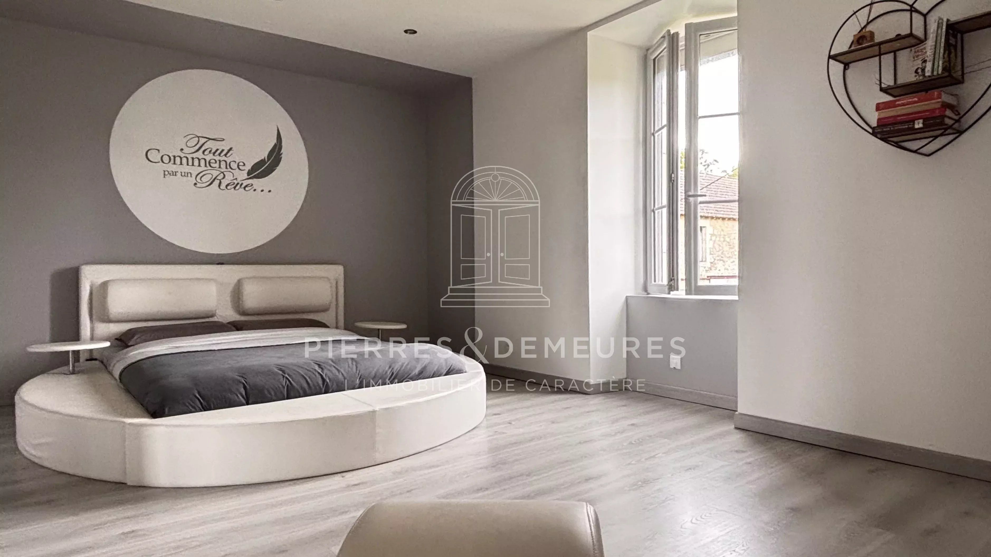 FERMETTE RENOVEE AVEC DEPENDANCES ET PARC OMBRAGE