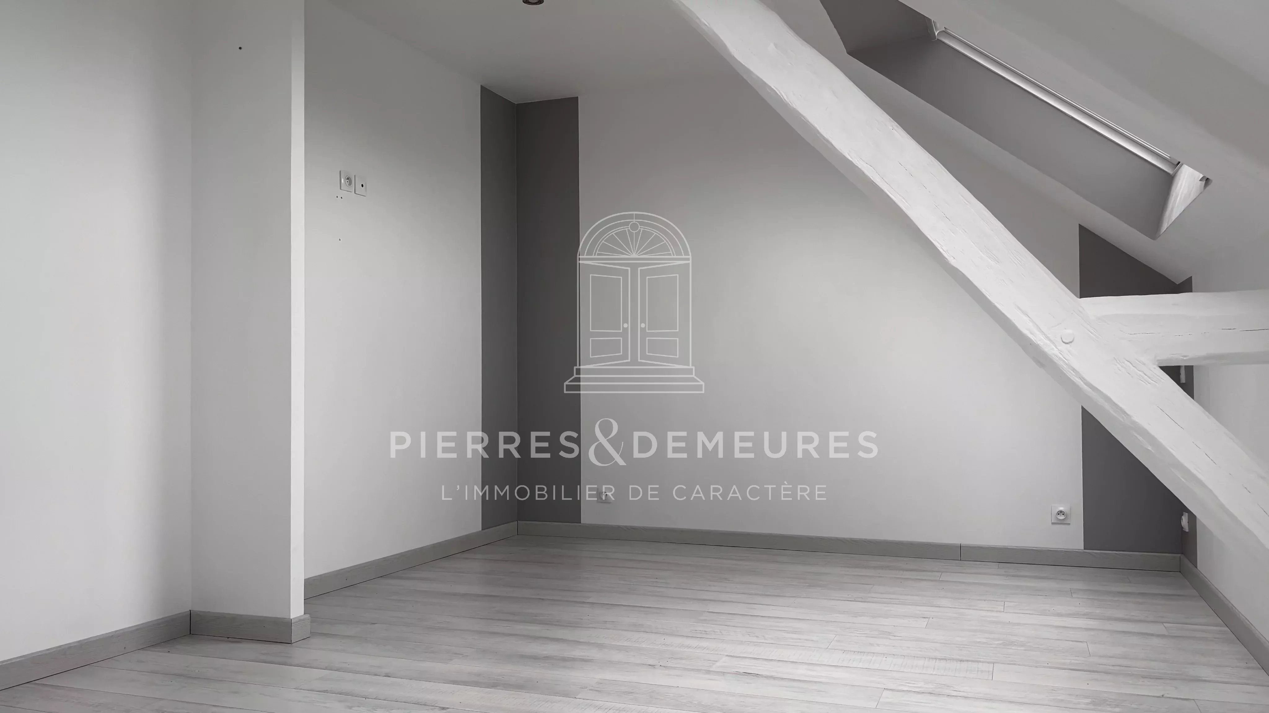 FERMETTE RENOVEE AVEC DEPENDANCES ET PARC OMBRAGE