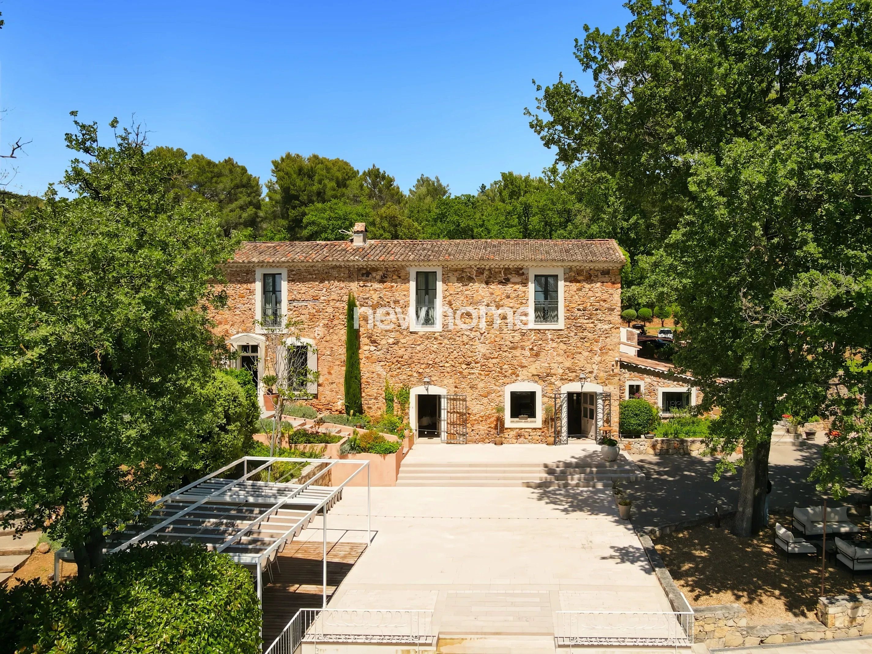 Grande bastide en pierre