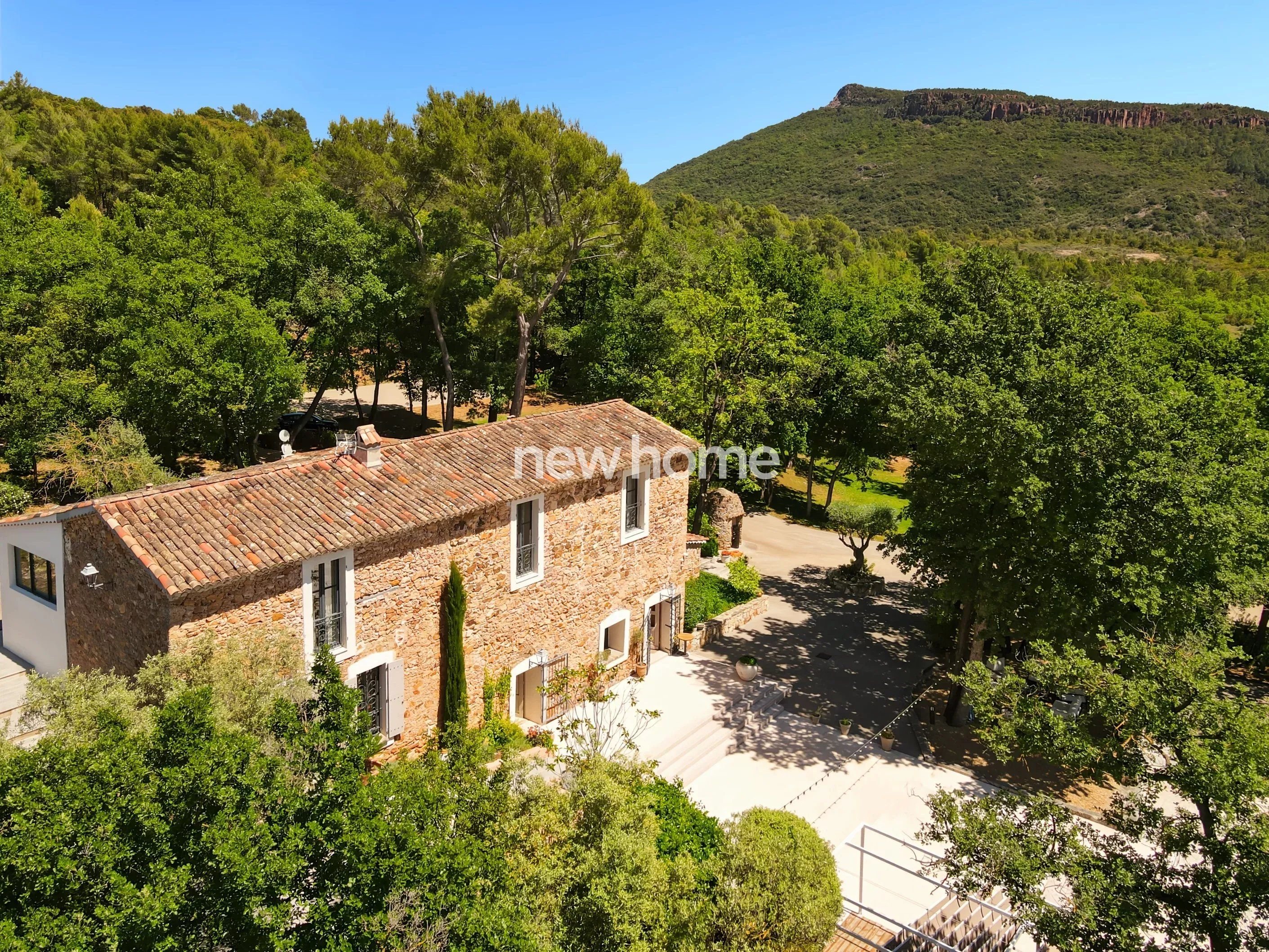 Grande bastide en pierre