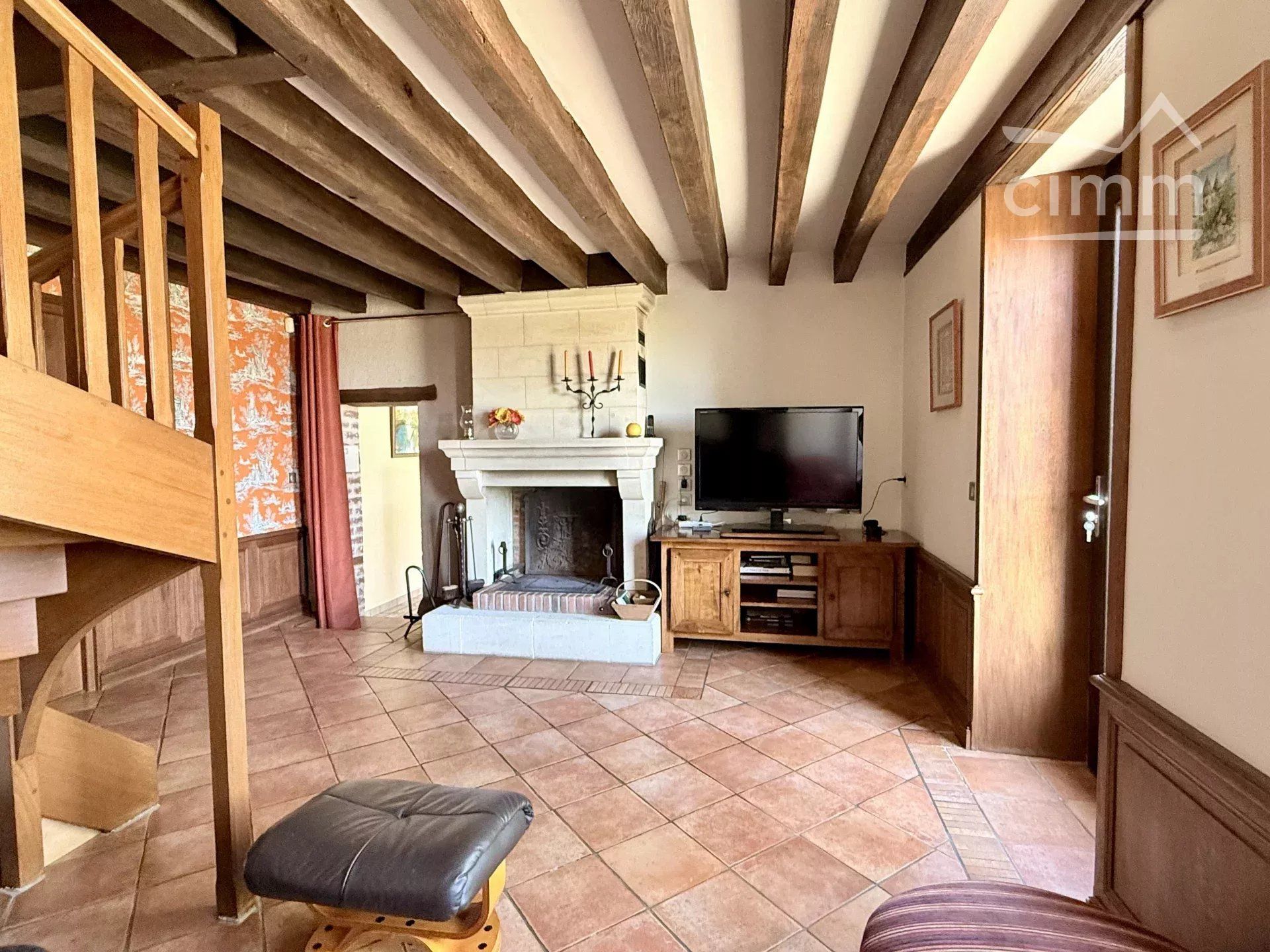 Longère rénovée – 3 salons, 2 suites parentales + 4 chambres terrain, 6 000 m²