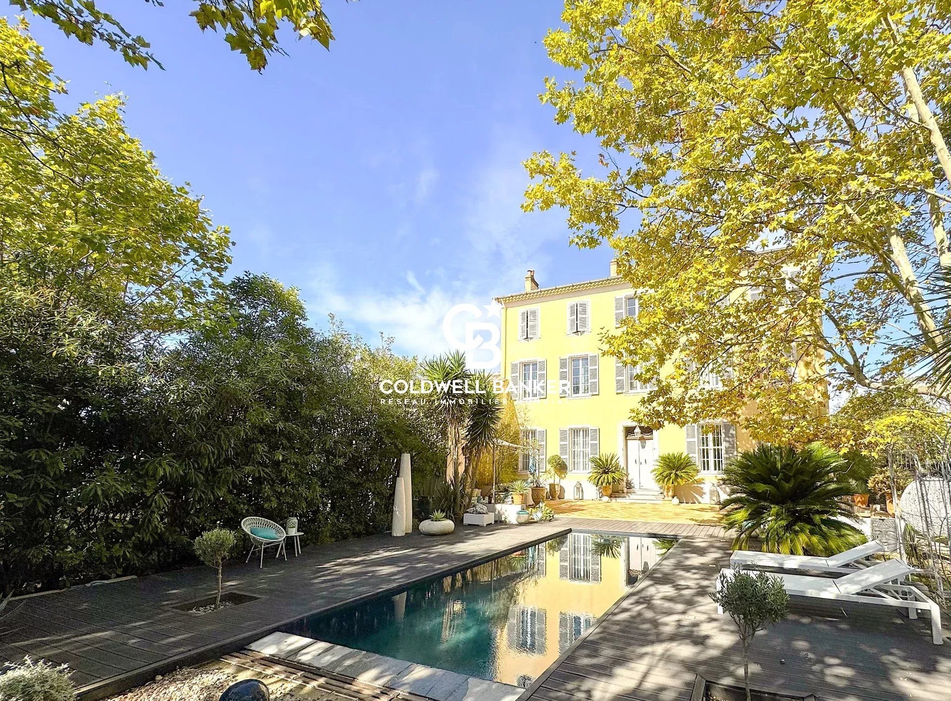 Bastide avec 2 appartements T4 indépendants à 5 min de la mer - 83260 La Crau