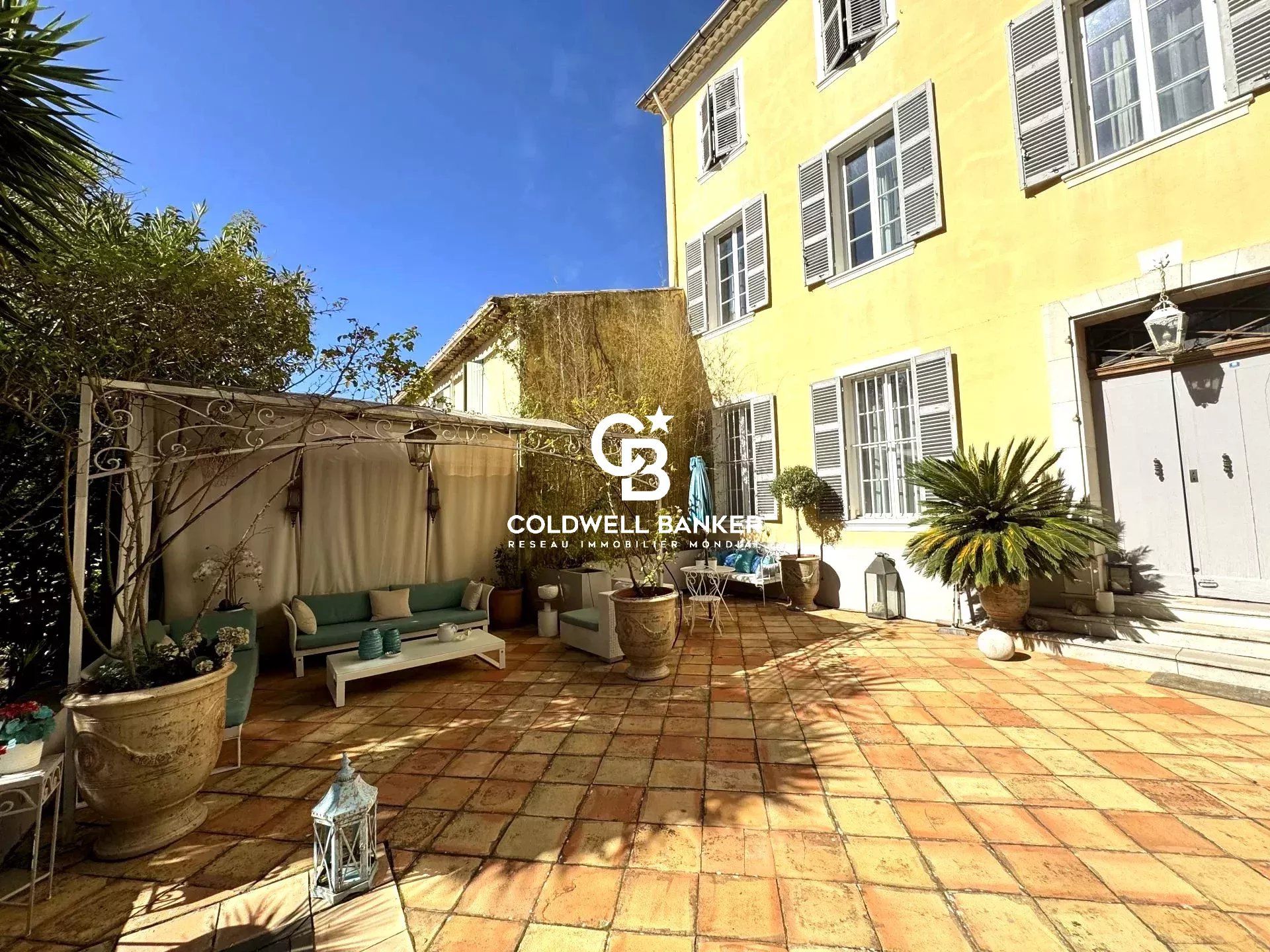 Bastide avec 2 appartements T4 indépendants à 5 min de la mer - 83260 La Crau