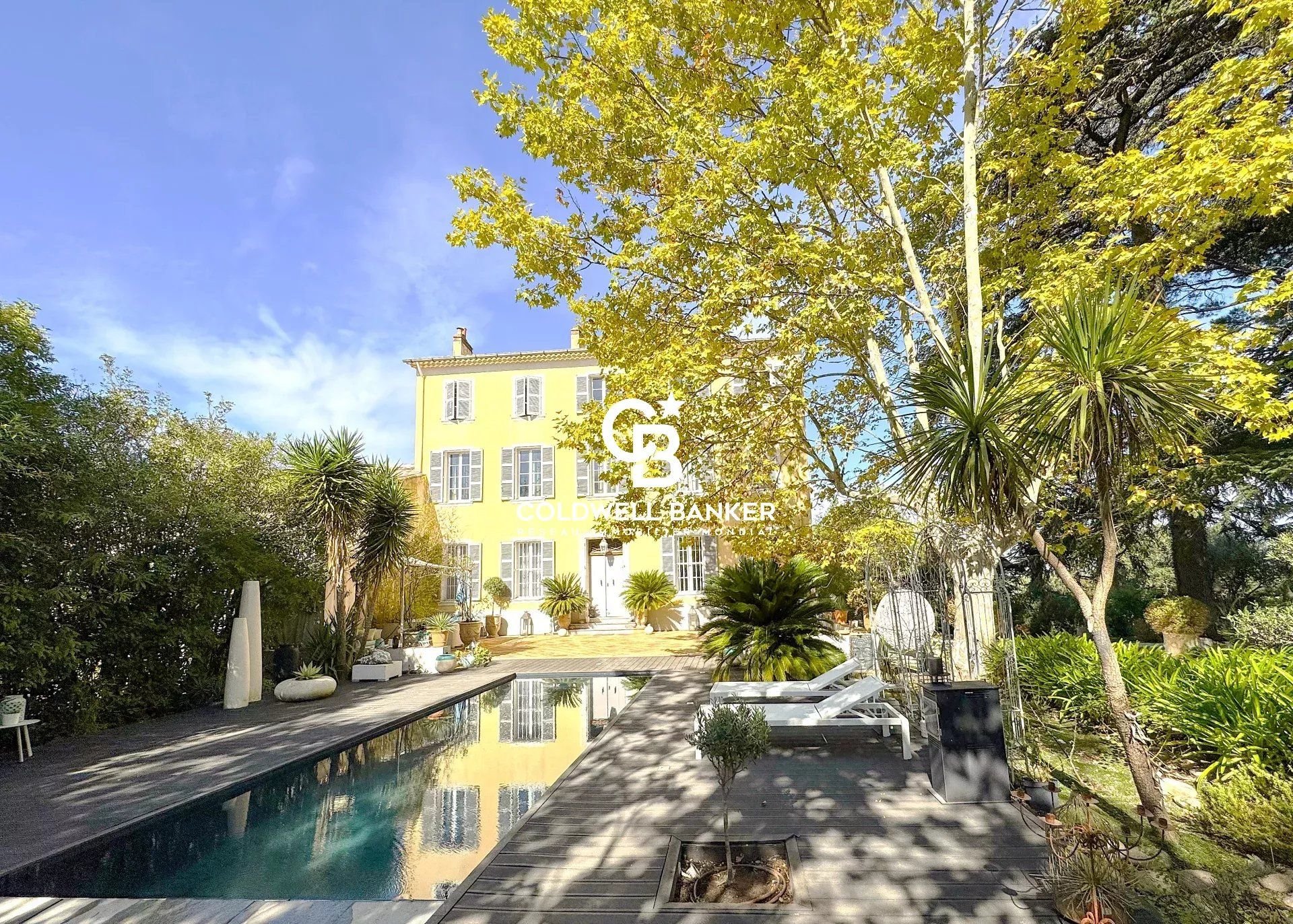 Bastide avec 2 appartements T4 indépendants à 5 min de la mer - 83260 La Crau