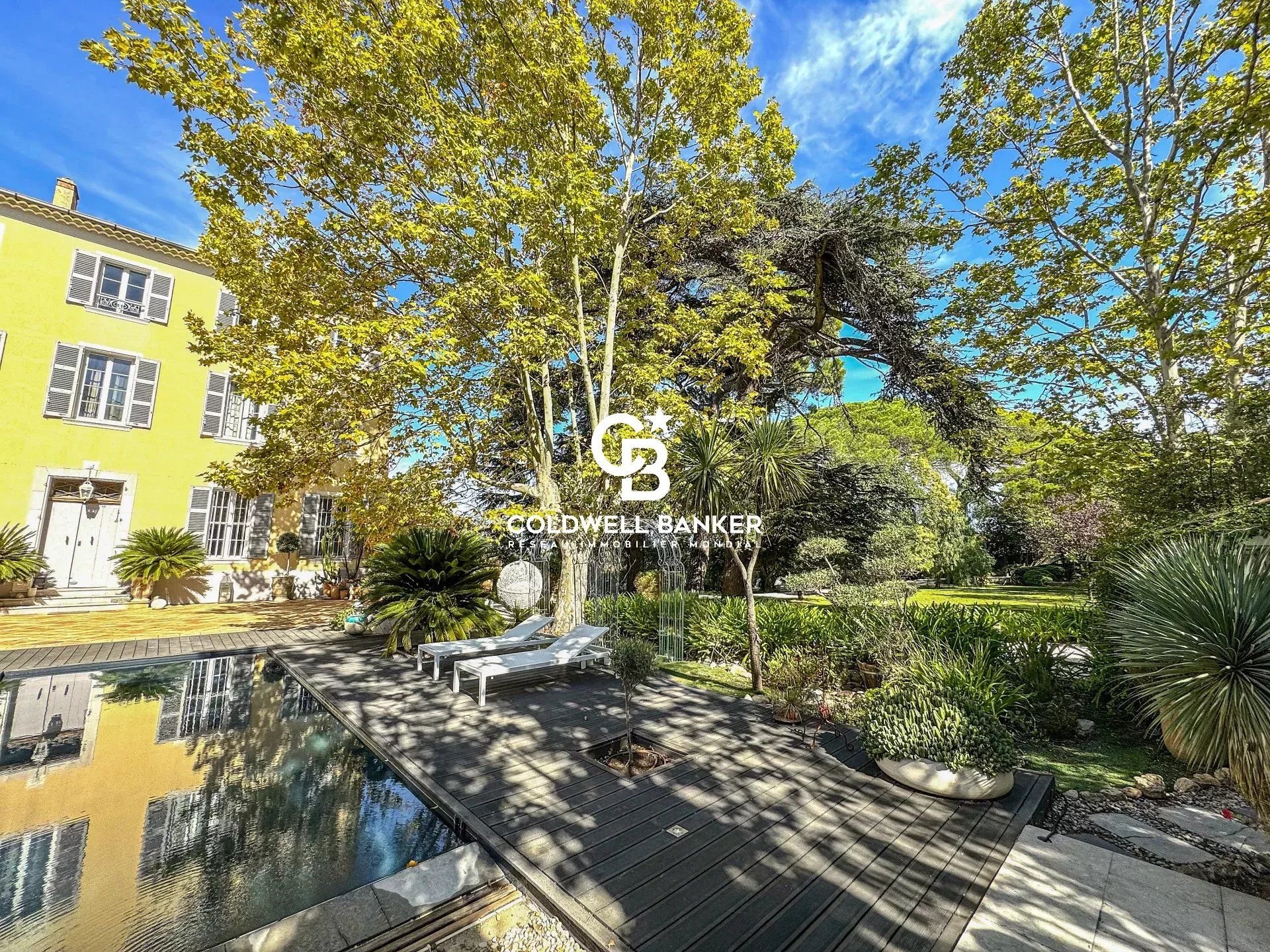 Bastide avec 2 appartements T4 indépendants à 5 min de la mer - 83260 La Crau