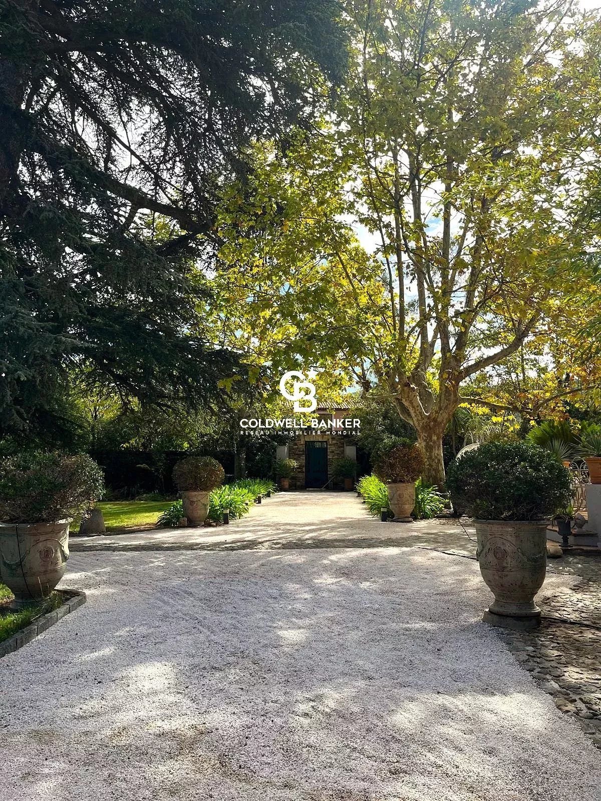 Bastide avec 2 appartements T4 indépendants à 5 min de la mer - 83260 La Crau