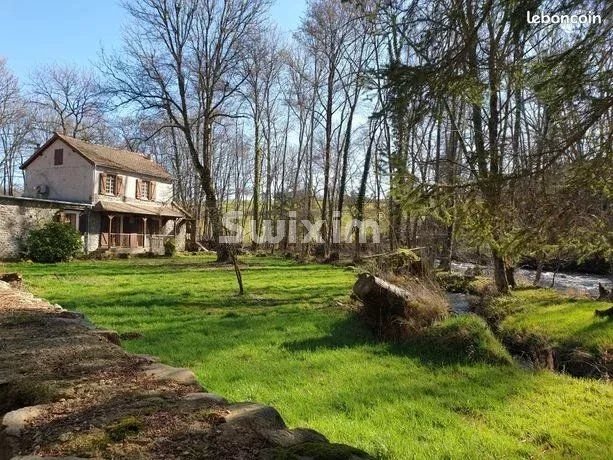 Ancien moulin au cœur du Morvan – Rivière, nature et sérénité