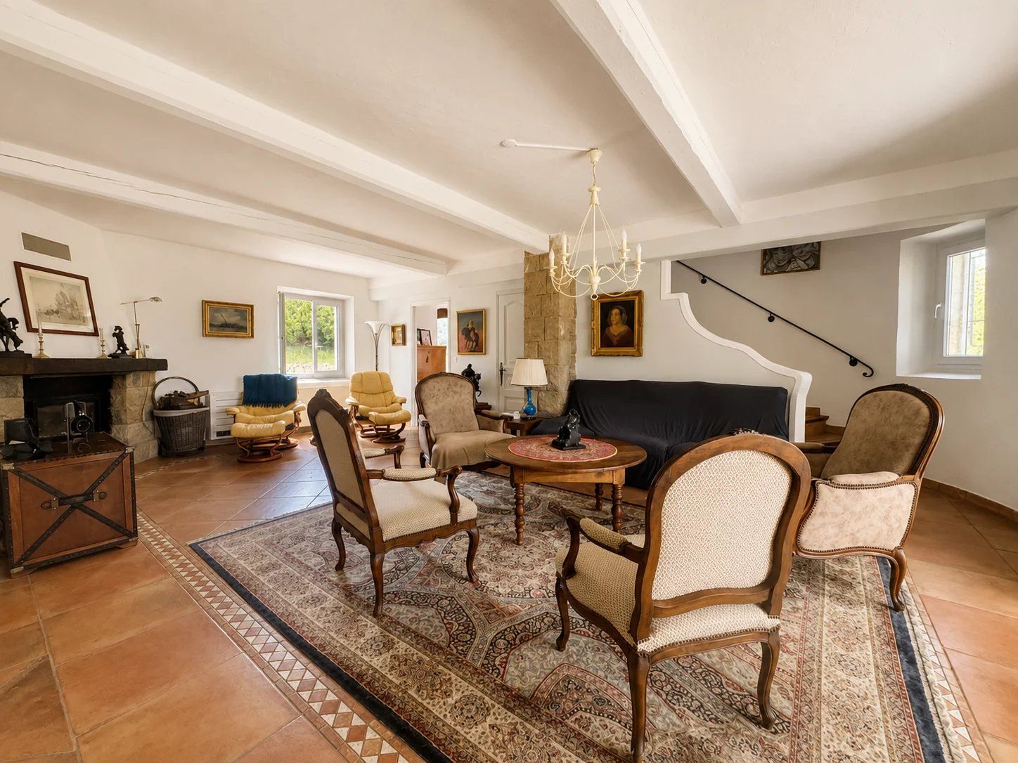 BELLE PROPRIÉTÉ AVEC DÉPENDANCE ET CARRIÈRE