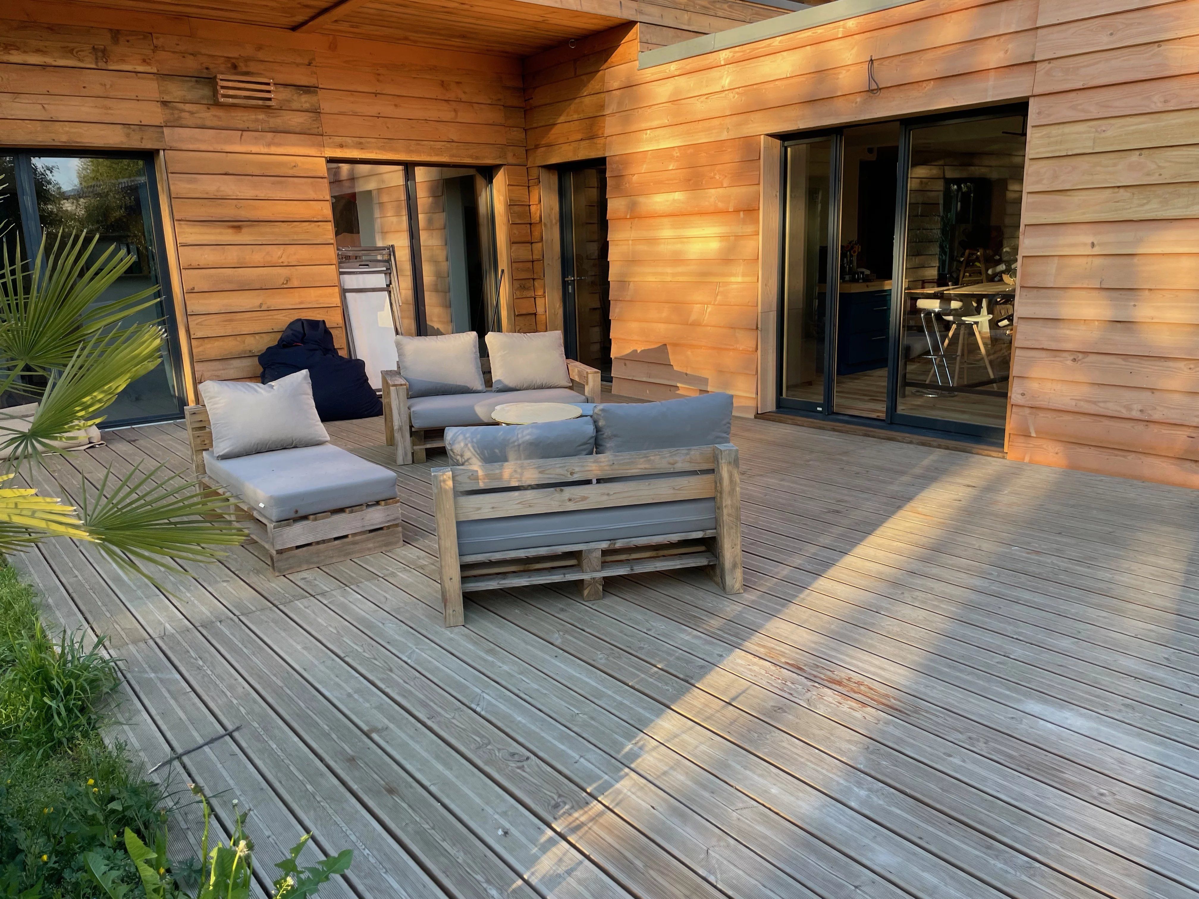 Propriété équestre – Habitation contemporaine, écuries et revenus locatifs