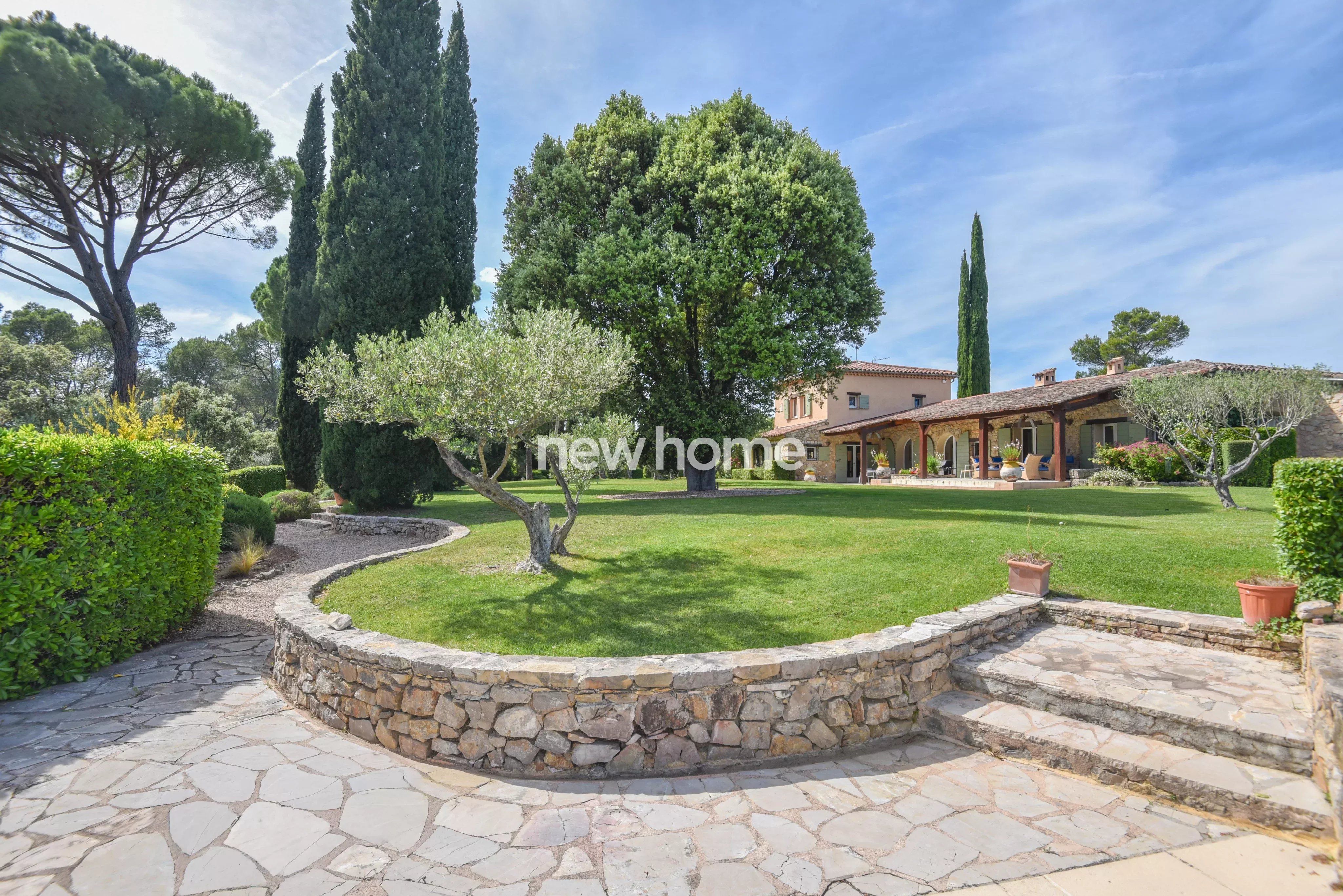 Un domaine provençal d’exception où luxe, authenticité et intimité se rencontrent