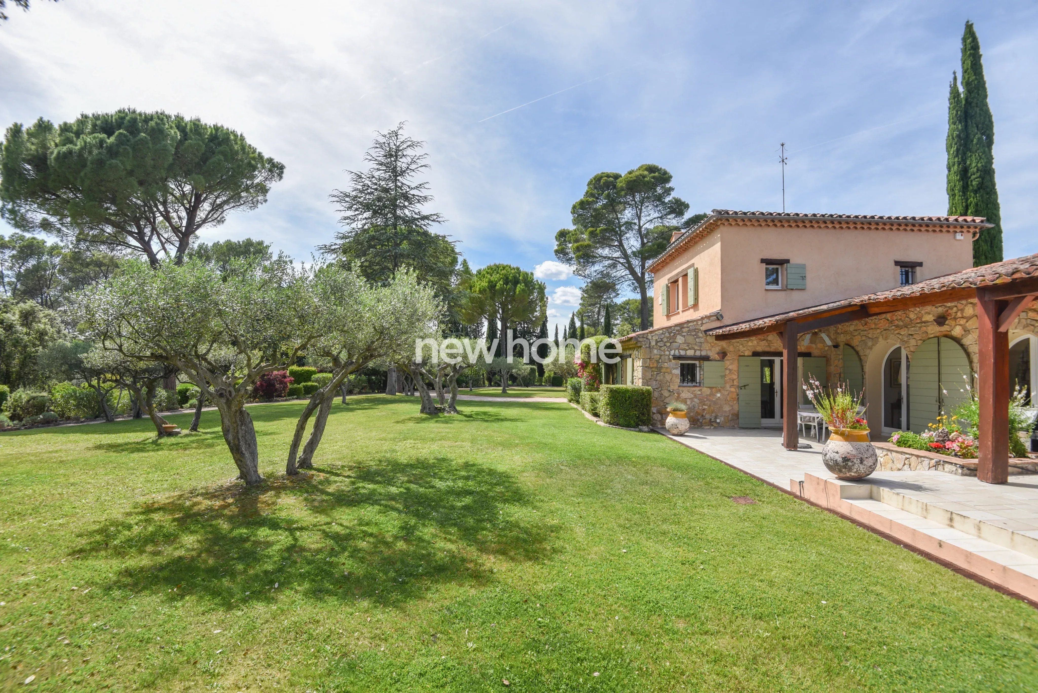 Un domaine provençal d’exception où luxe, authenticité et intimité se rencontrent