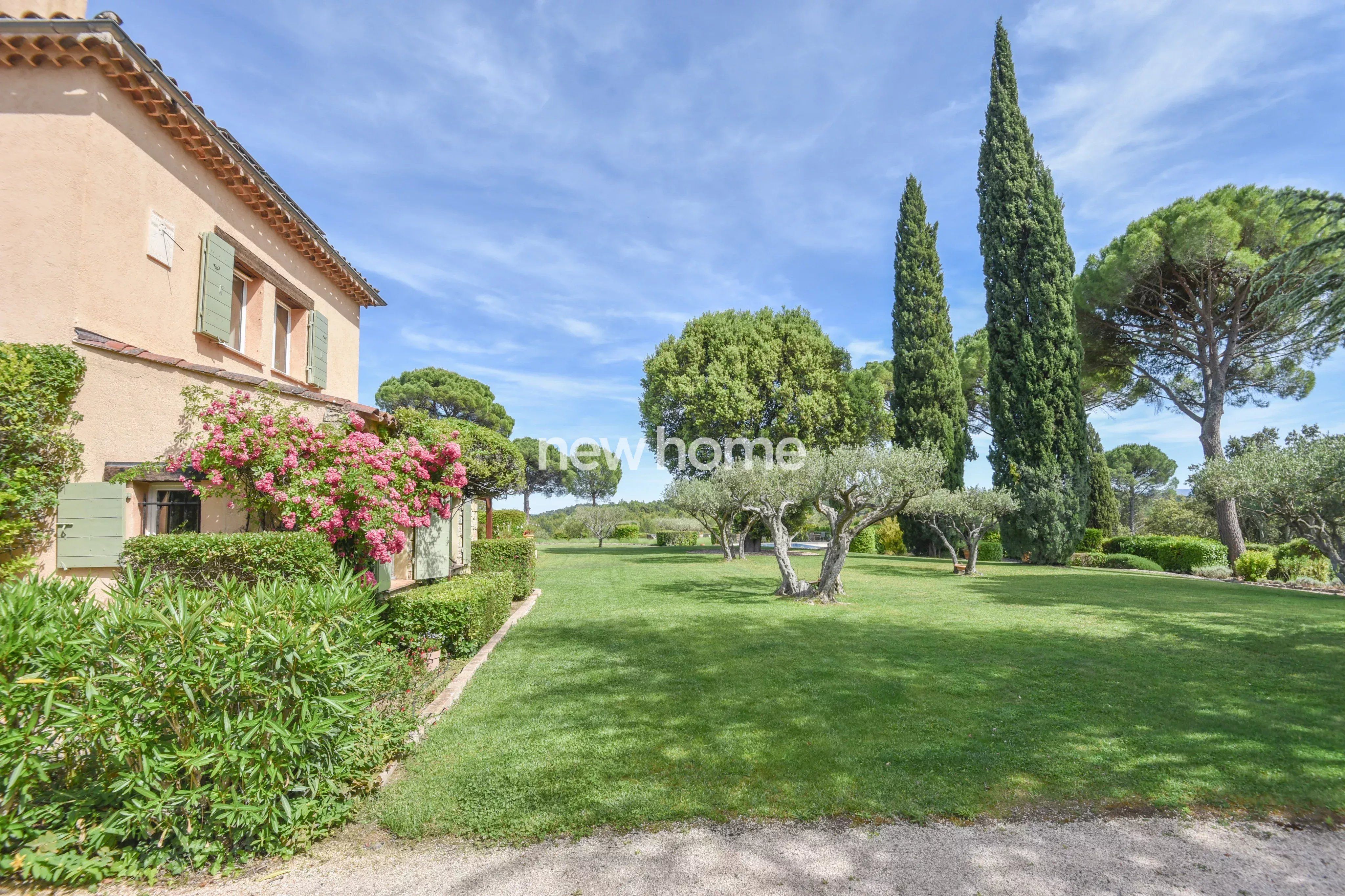 Un domaine provençal d’exception où luxe, authenticité et intimité se rencontrent