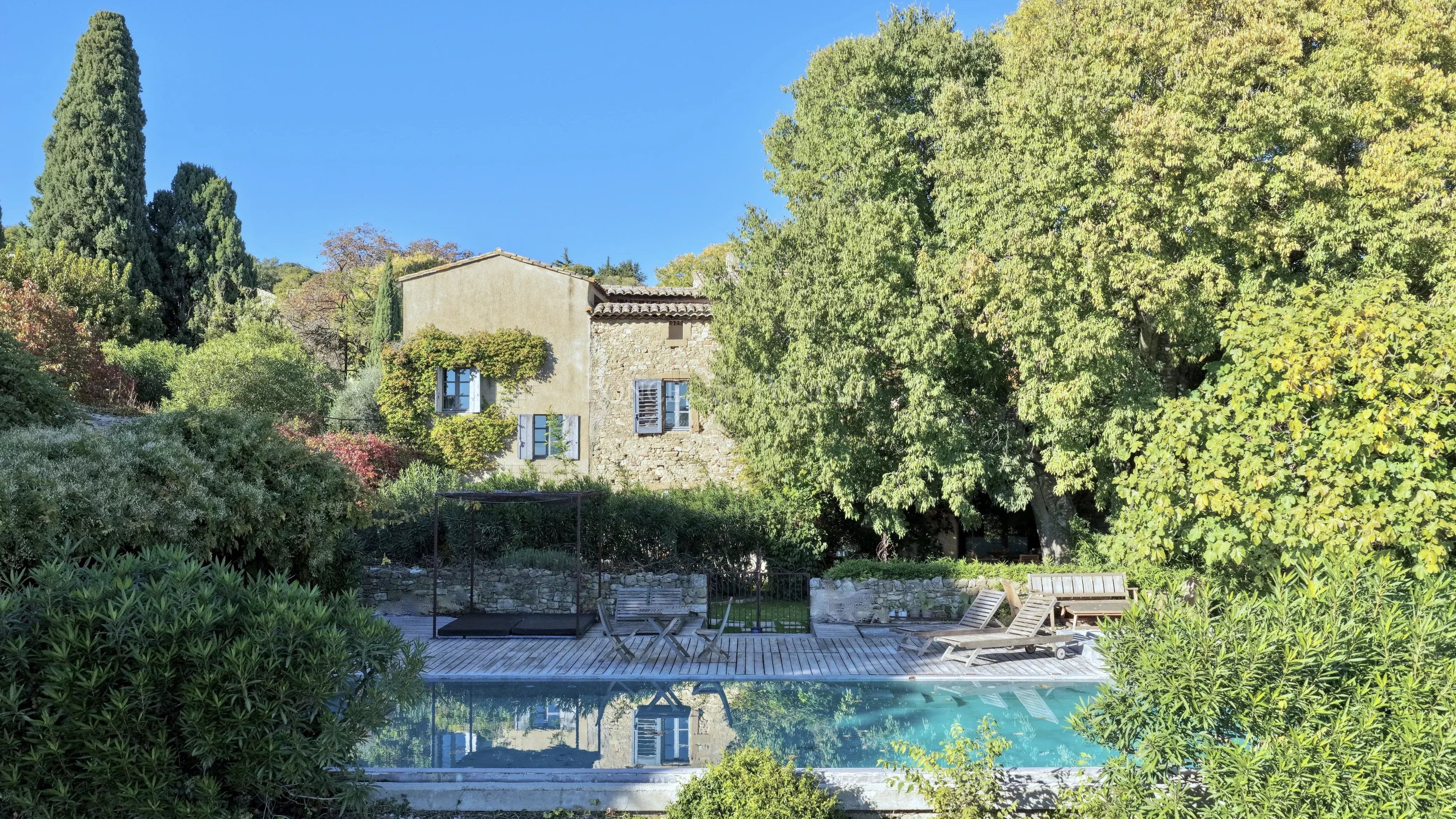 Propriété de charme et de caractère avec vue panoramique jusqu’au Duché d’Uzès