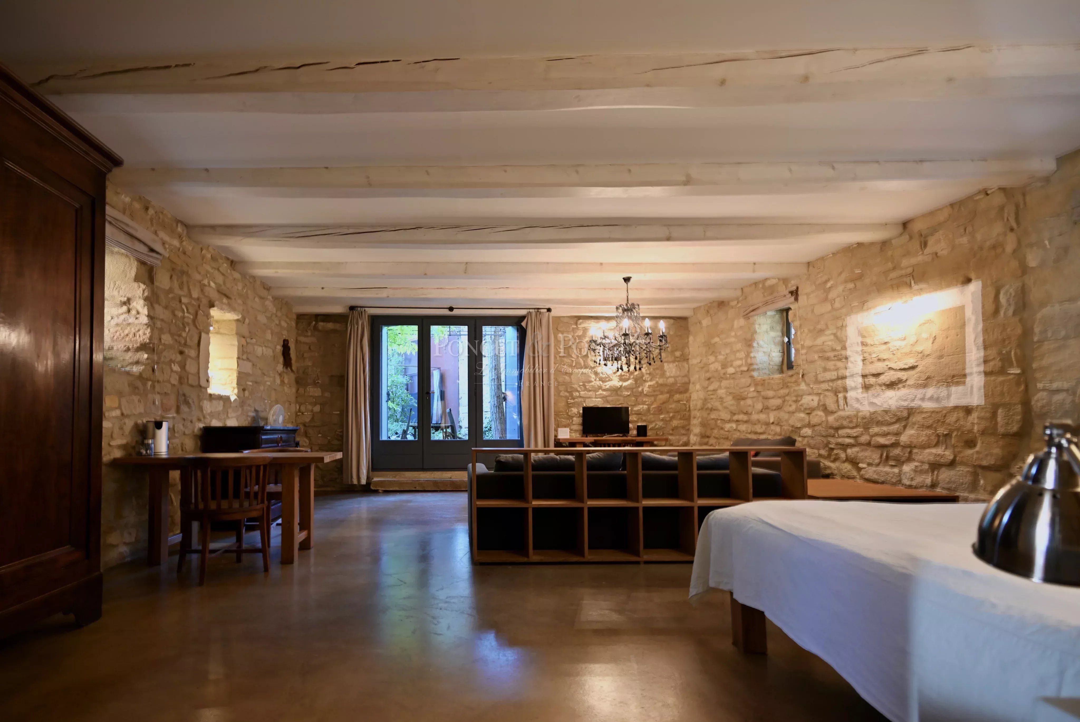 Propriété de charme et de caractère avec vue panoramique jusqu’au Duché d’Uzès