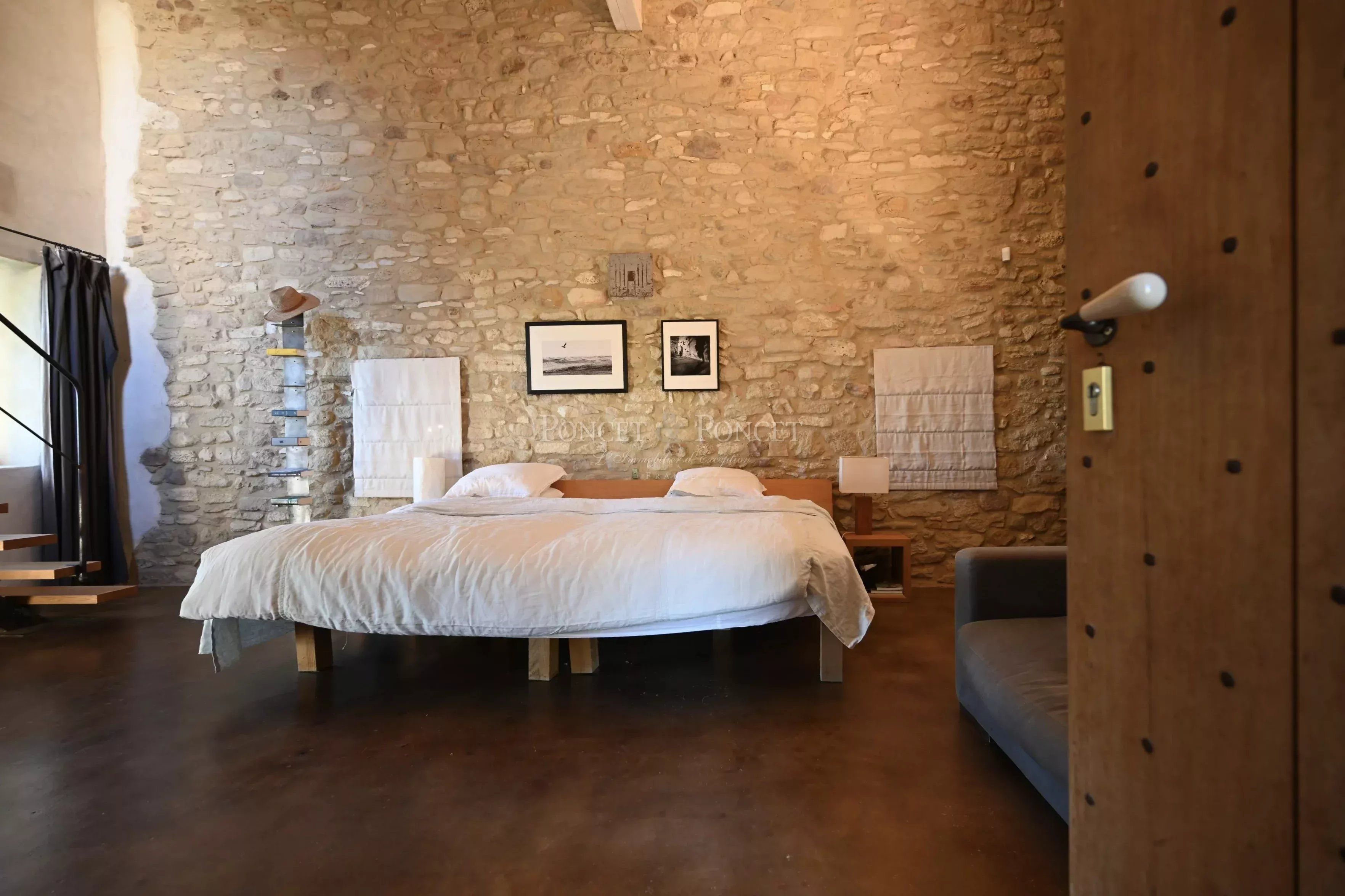 Propriété de charme et de caractère avec vue panoramique jusqu’au Duché d’Uzès