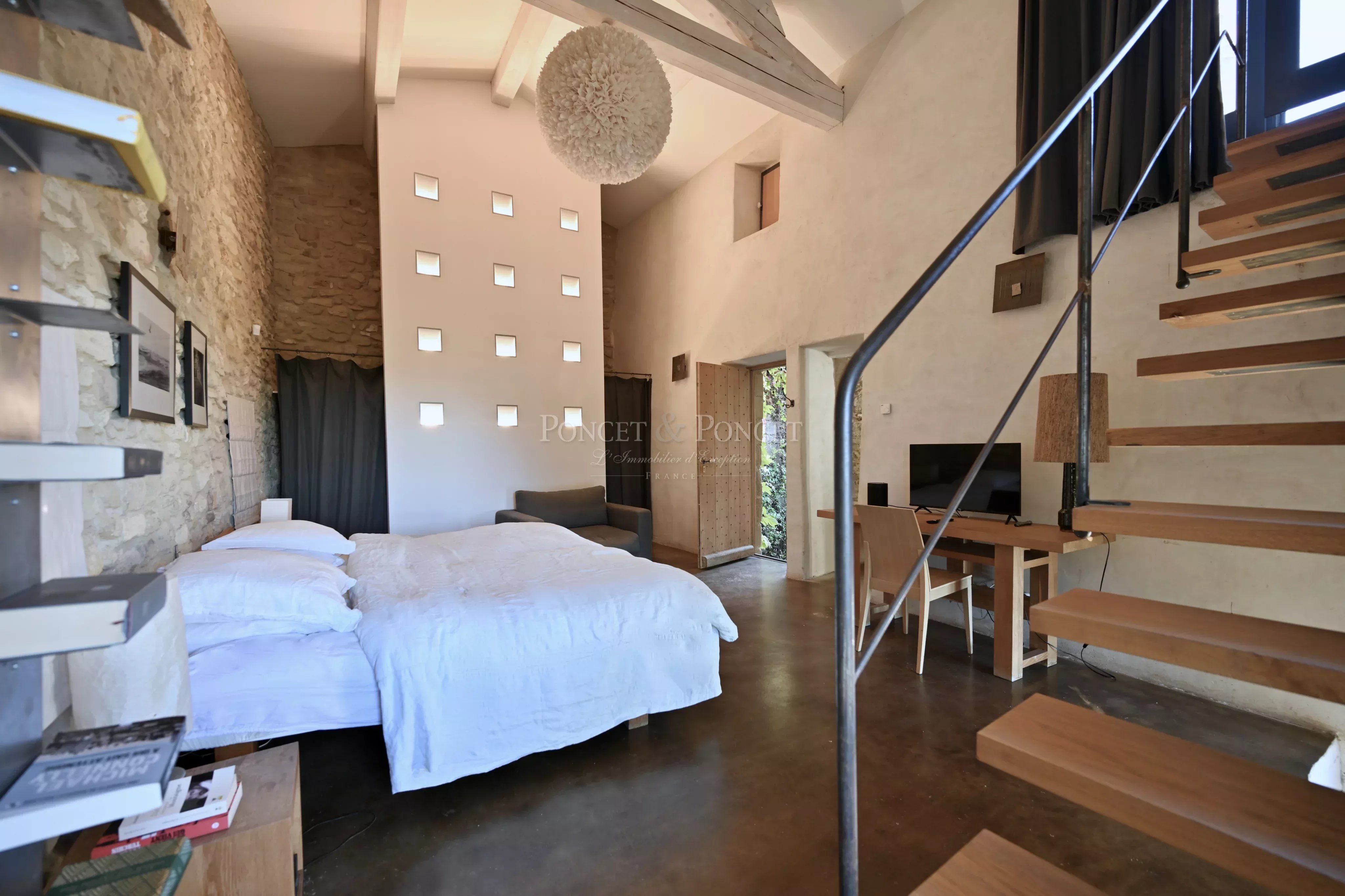 Propriété de charme et de caractère avec vue panoramique jusqu’au Duché d’Uzès
