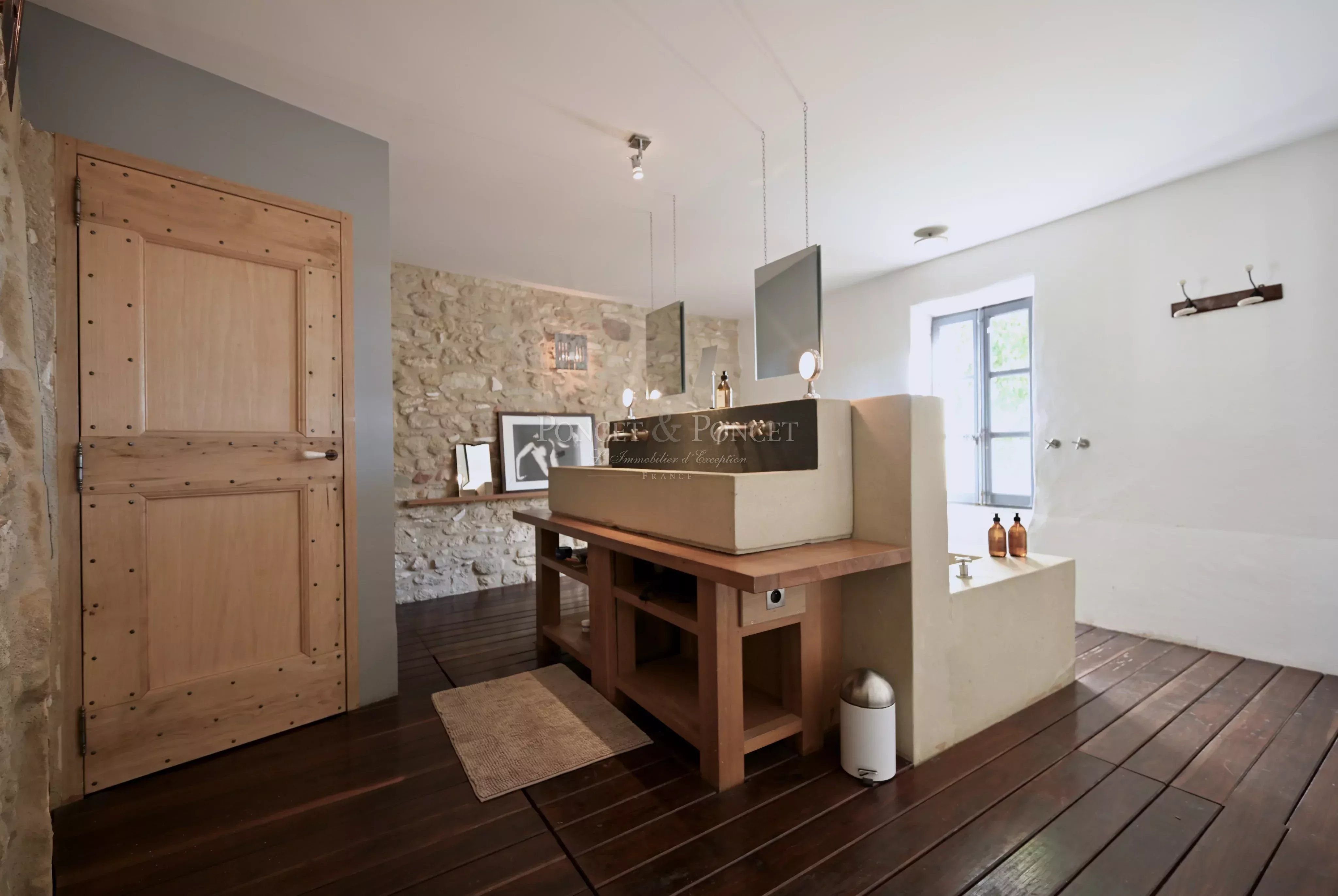 Propriété de charme et de caractère avec vue panoramique jusqu’au Duché d’Uzès