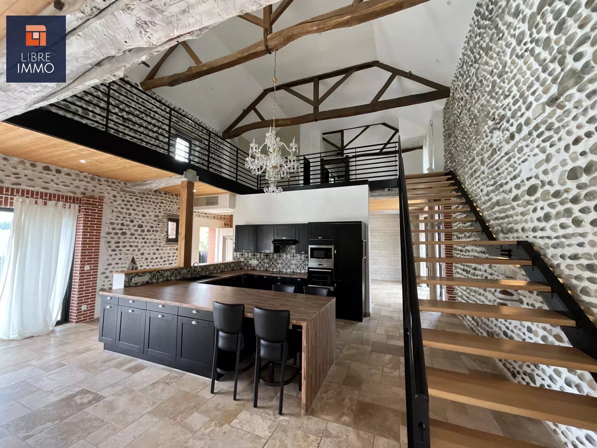 À VENDRE, Belle propriété de caractère de 402 m²