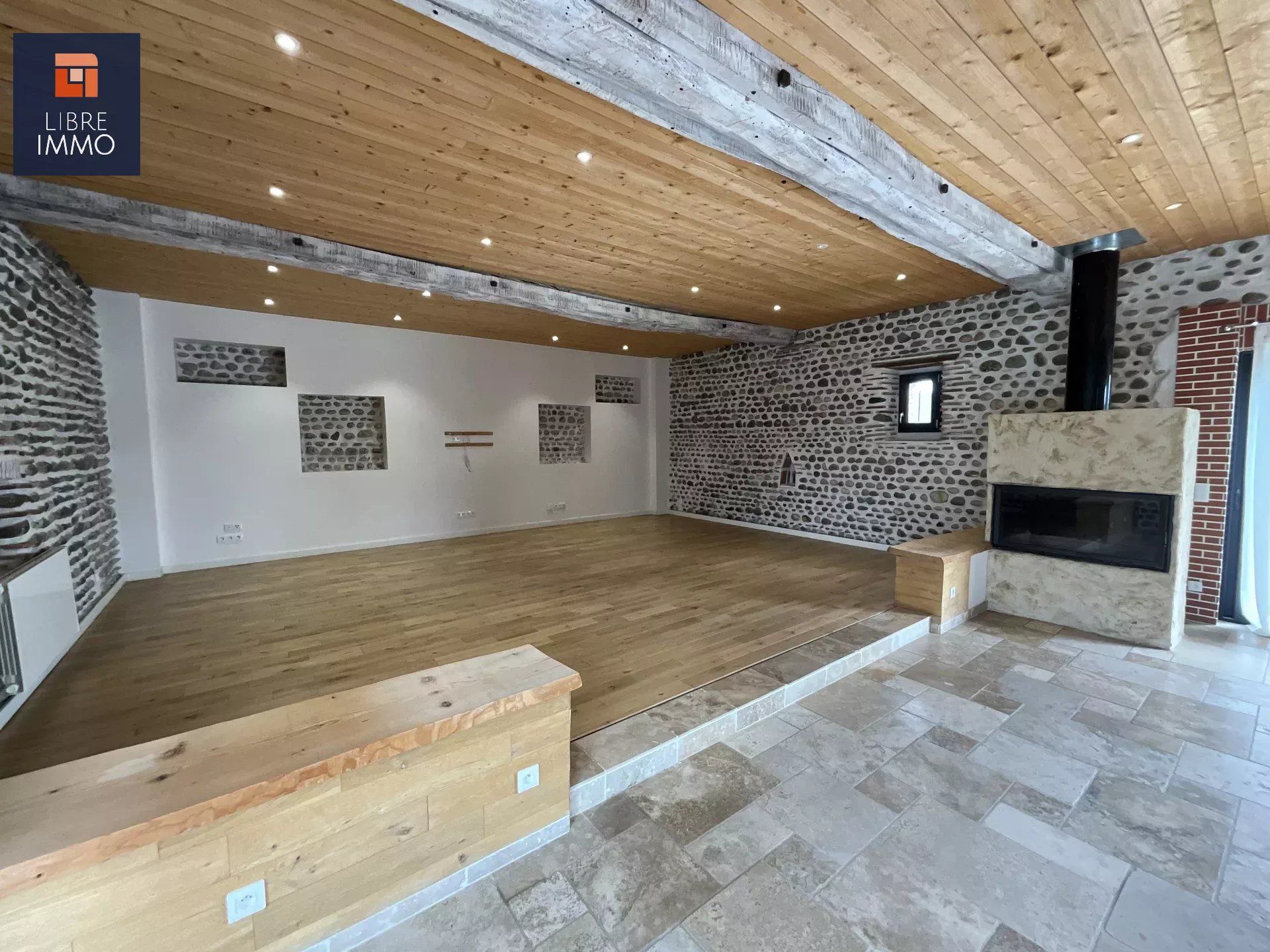 À VENDRE, Belle propriété de caractère de 402 m²