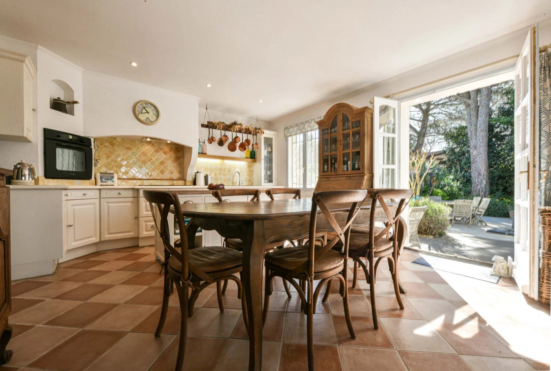 Charmante maison péridionale de 164 m² avec surpebe jardin et piscine