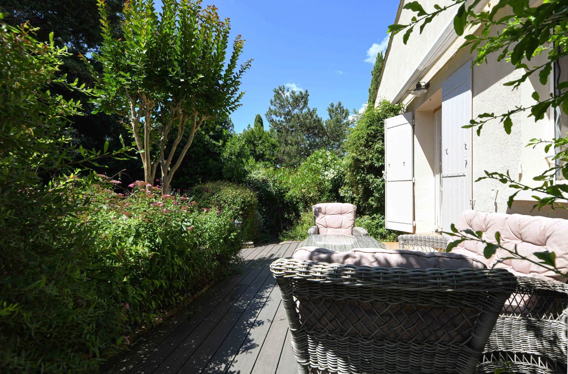Charmante maison péridionale de 164 m² avec surpebe jardin et piscine