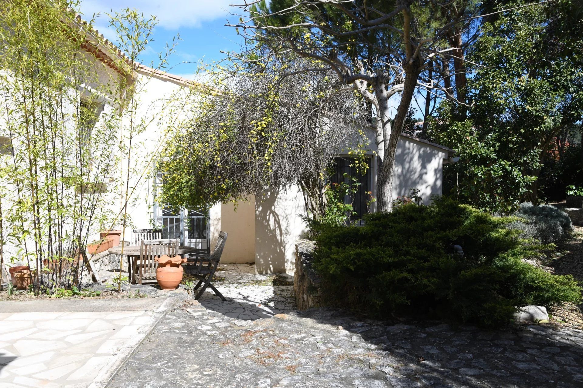 Charmante maison péridionale de 164 m² avec surpebe jardin et piscine