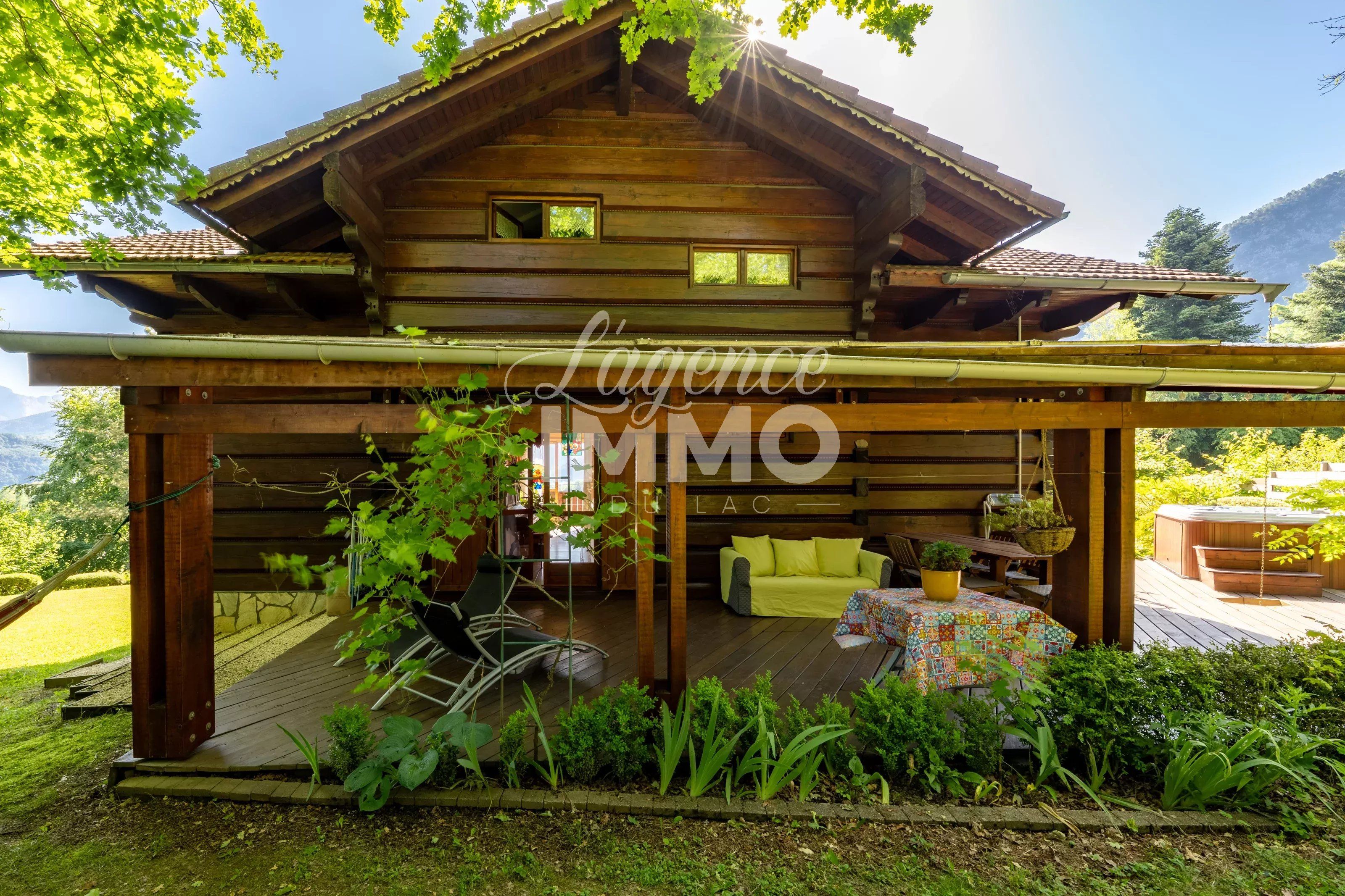 Chalet avec vue lac à St-Jorioz + T2 indépendant