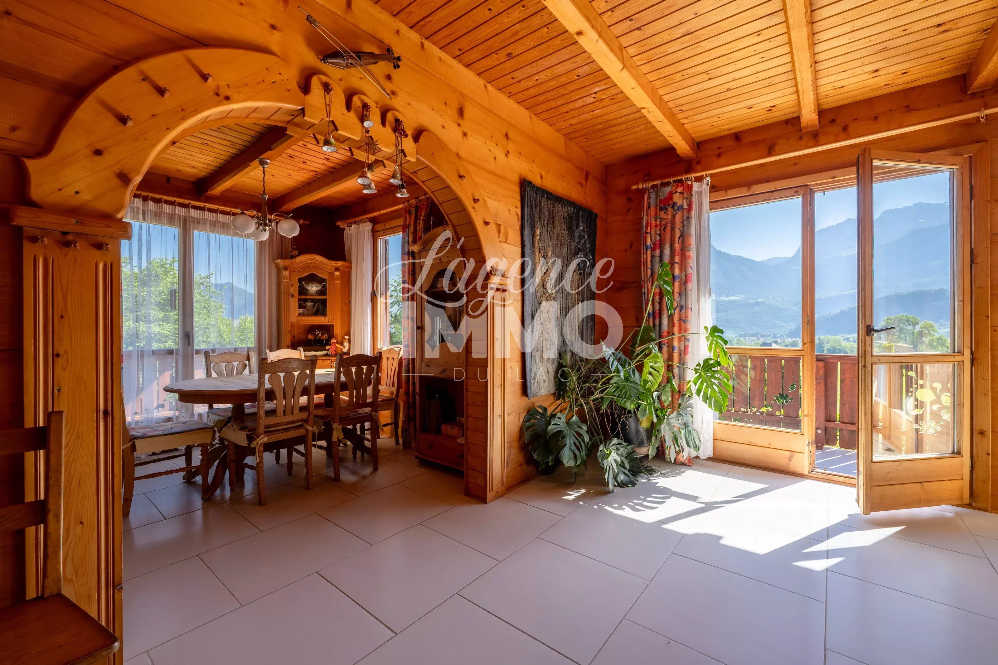Chalet avec vue lac à St-Jorioz + T2 indépendant